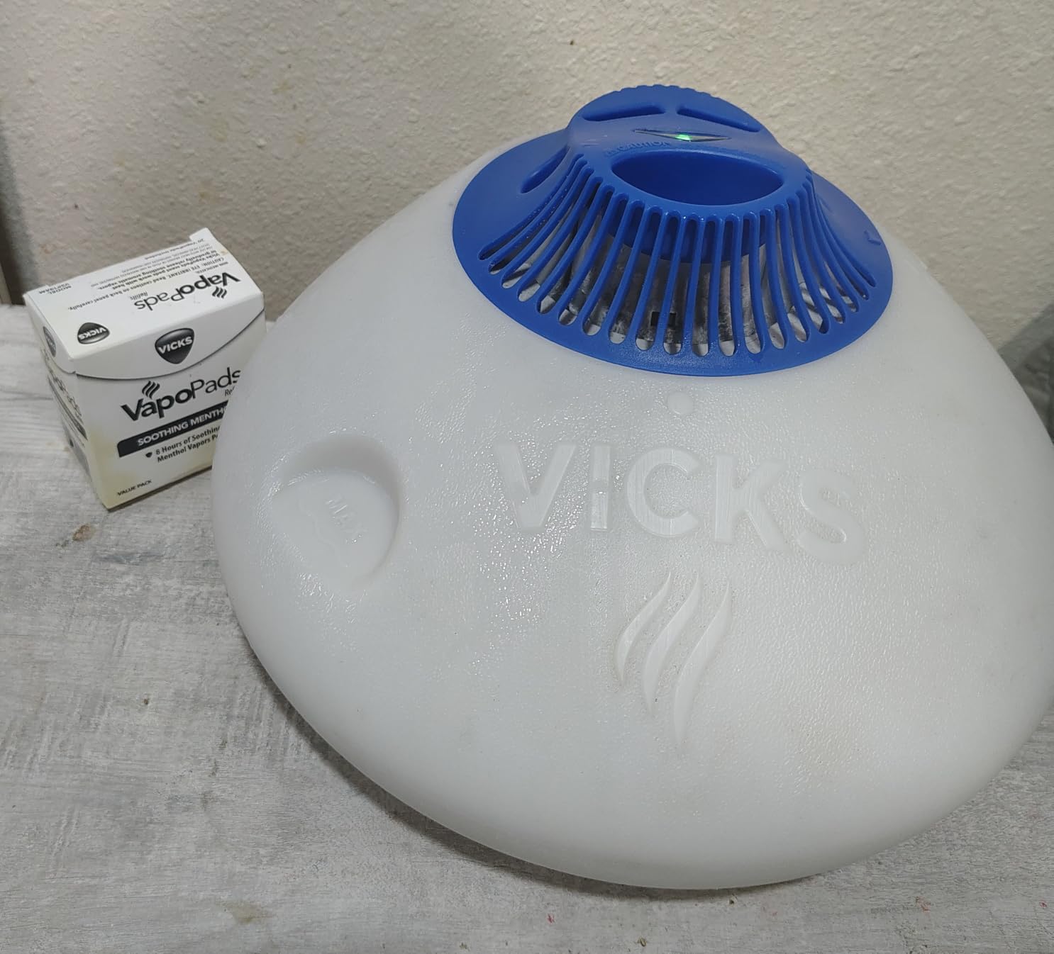 Vicks Warm Steam Vaporizer & Humidifier 1.5 Gallon Tank for Small and Medium Rooms, Night Light, Works with VapoPads and VapoSteam customer photo 1