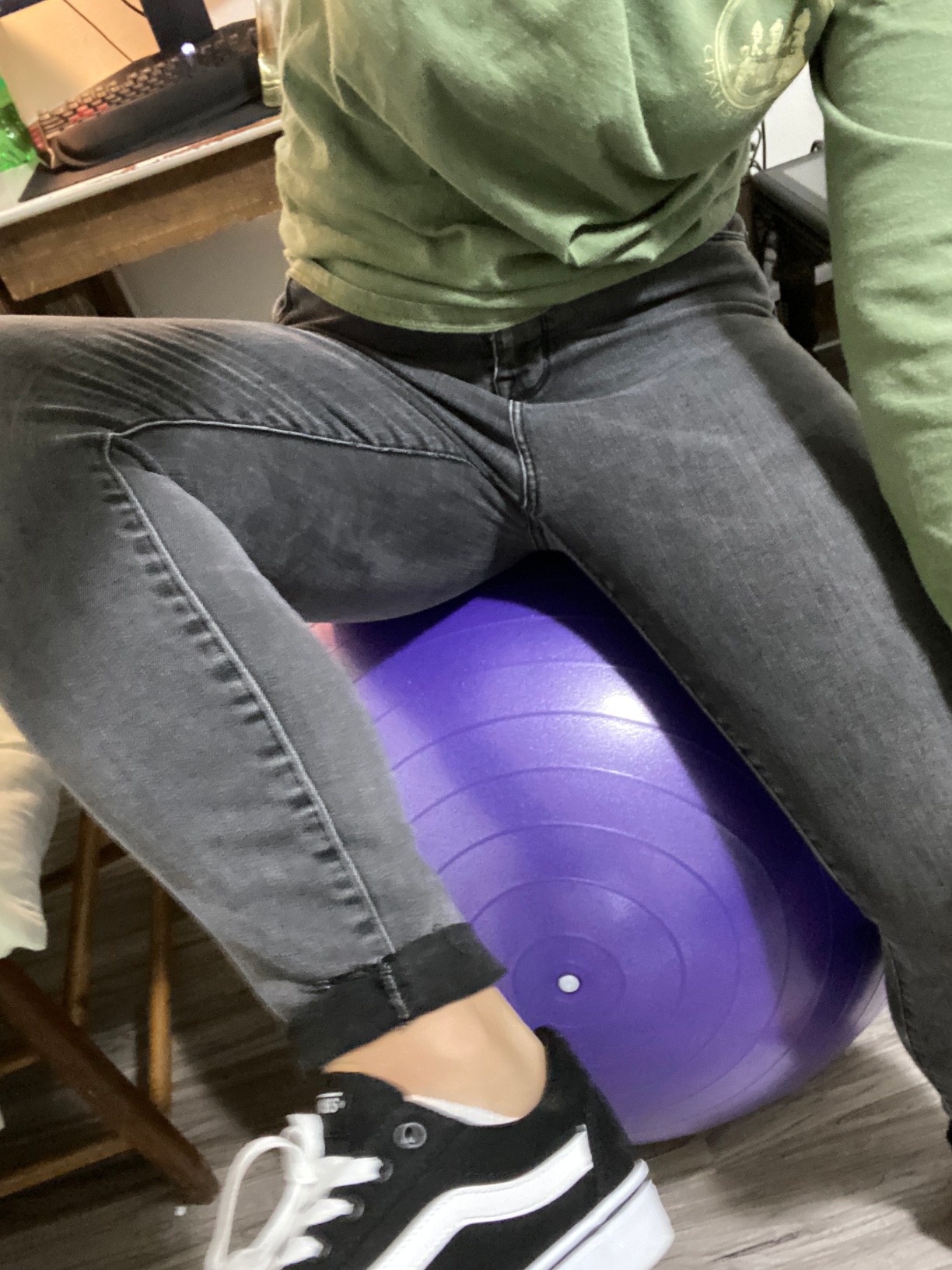 Gaiam Exercise Ball, Total Body Anti-Burst Balance Ball with Textured Grip, For Core Strength, Pregnancy Exercises, Yoga & Active Seating Included Air Pump customer photo 1
