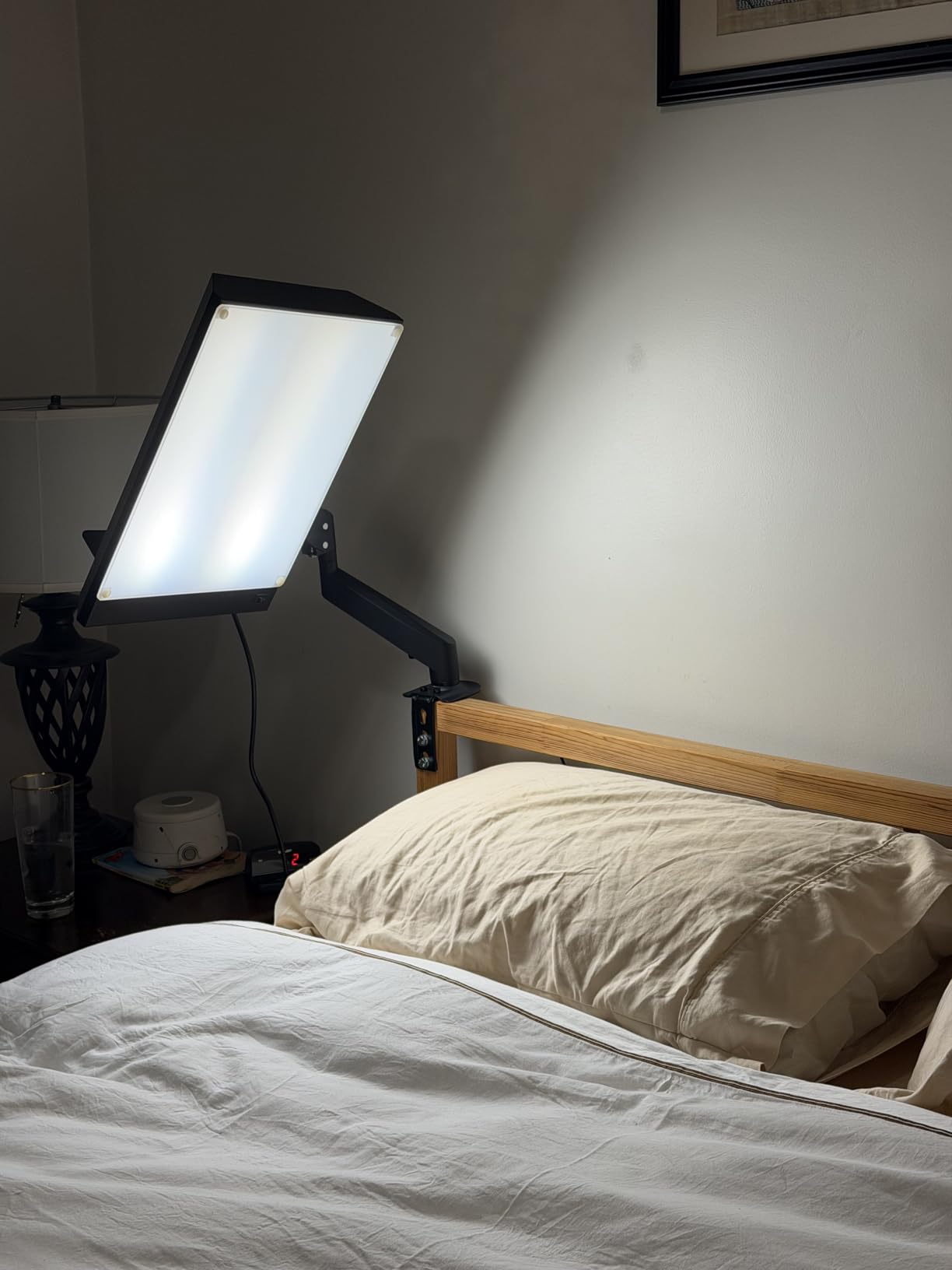 Northern Light Technologies Boxelite - 10000 Lux Light Therapy Lamp - Full Spectrum Lightbox Therapy Light for Natural Mood and Energy Enhancement, Sunlight Desk Lamp, Black customer photo 1
