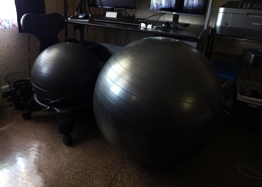 SmarterLife Exercise Ball Yoga Ball for Fitness, Balance, Stability, or Pregnancy, Gym Ball for Core Workout, Physical Therapy, Yoga Ball Chair for Office, Anti-Slip Anti-Burst customer photo 1
