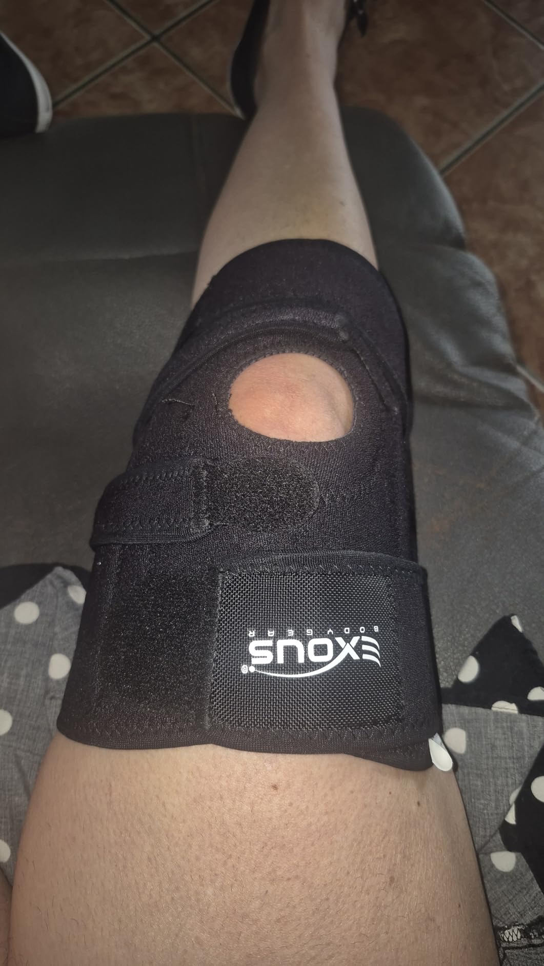 Knee Brace for Women & Men, Knee Support for Men - Patented 4-Way Adjustable Wraparound Support, Dual Side Stabilizer for Patella Stability customer photo 2