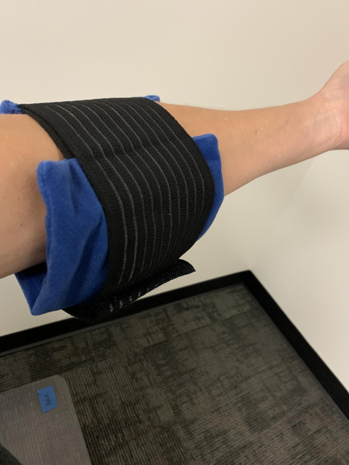 Ice Packs for Injuries Reusable (3-Piece Set) - Hot and Cold Ice Pack Therapy Gel Wrap Support - Supports Recovery, Joint and Muscle Pain - Knees, Back & More (3 Piece Set - Classic) customer photo 2