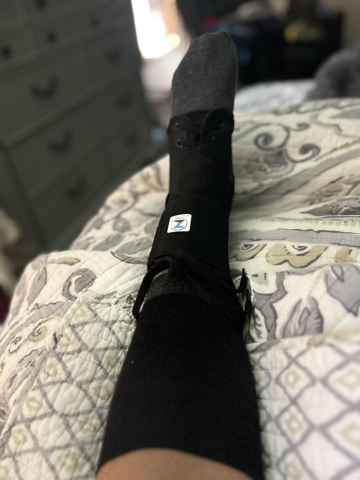 Z ATHLETICS Ankle Brace for Women & Men - Lace Up Adjustable Support with Side Stabilizers for Sprained Ankle, Achilles Tendonitis Relief | Basketball, Volleyball, Running & Sports Recovery customer photo 2