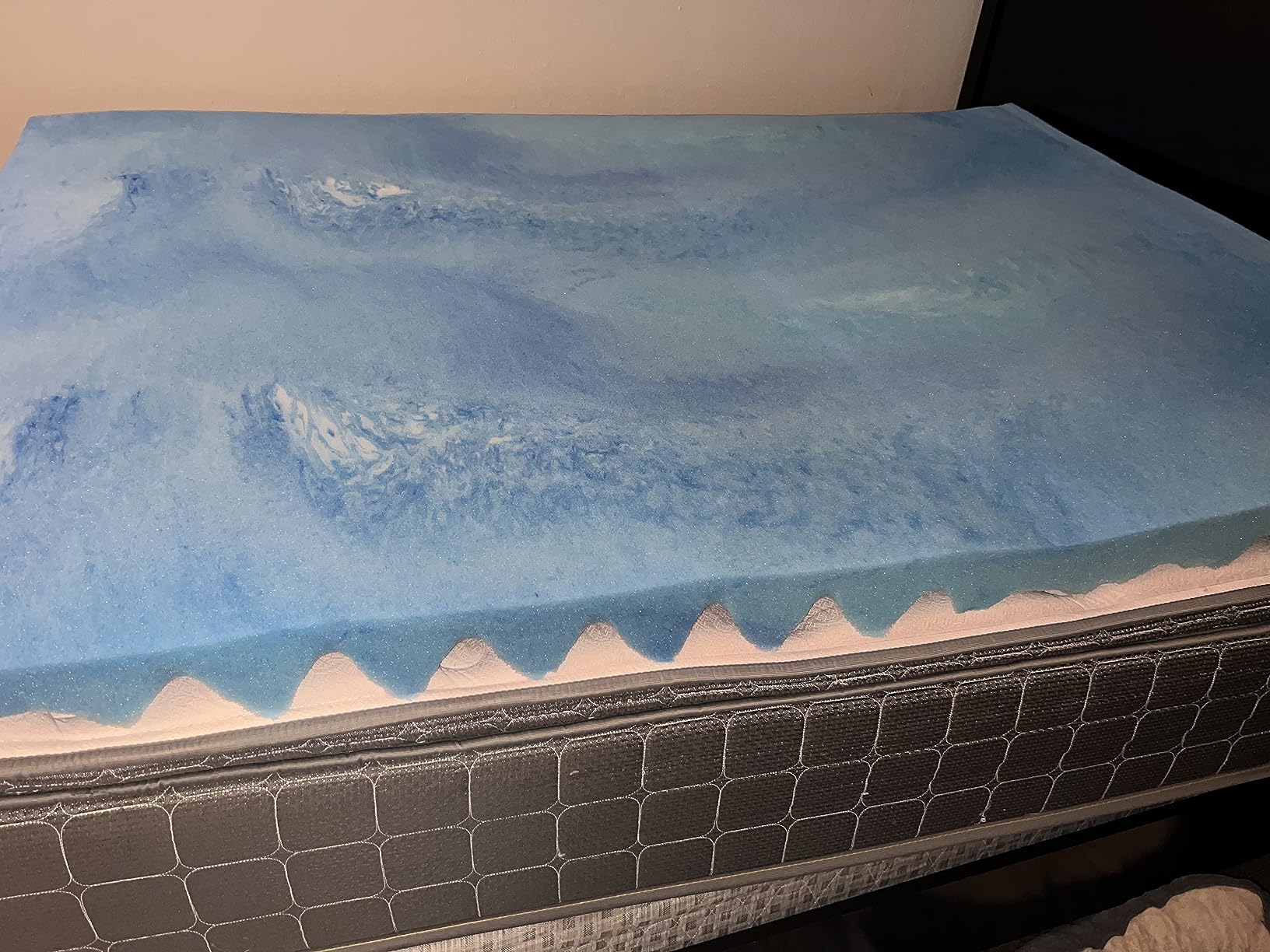 Sleep Innovations Dual Layer 4 Inch Memory Foam Mattress Topper, Queen Size, Ultra Soft Support, 3 Inch Cooling Gel Memory Foam Plus 1 Inch Fluffy Pillow Top Cover customer photo 1