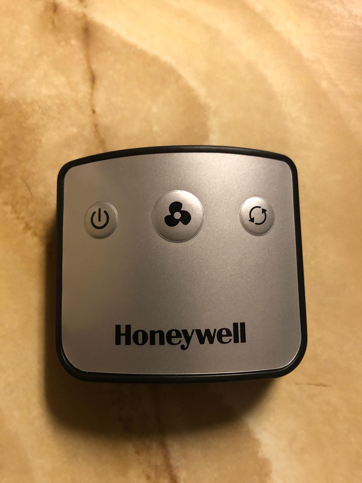 Honeywell QuietSet Whole Room Tower Fan, Oscillating Tower Fan with Remote, Black, HYF290B | 8 Enhanced Powerful and Quiet Fan Settings, Oscillating Airflow, Auto Timer, Slim Space-Saving Design with Remote Control customer photo 1