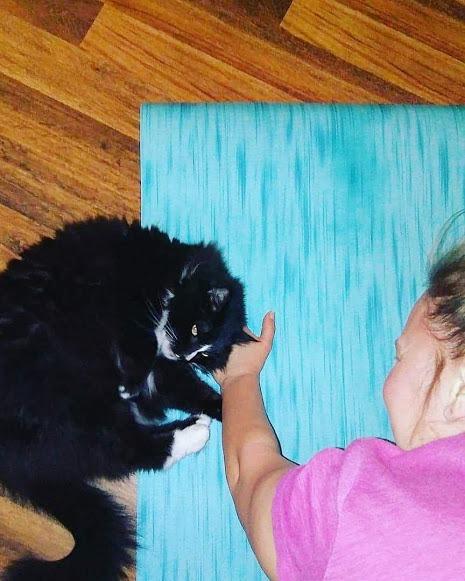 IUGA Pro Yoga Mat Non Slip Hot Yoga Mat customer photo 2