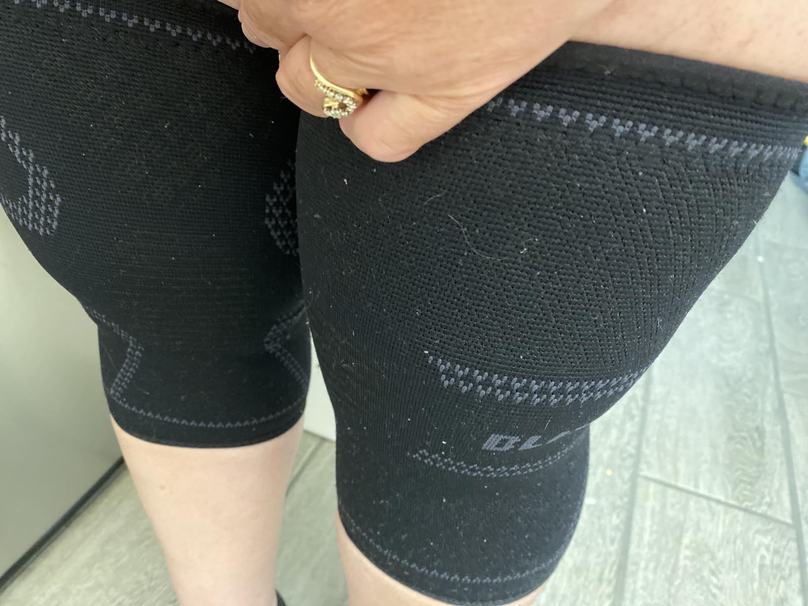Knee Brace for Meniscus Tear 2 Pack, Knee Compression Sleeve for Men and Women, Knee Support for Arthritis, Swelling, Inflammation, ACL, Pain Relief, Running, Workout, Sports and Recovery Black L customer photo 1