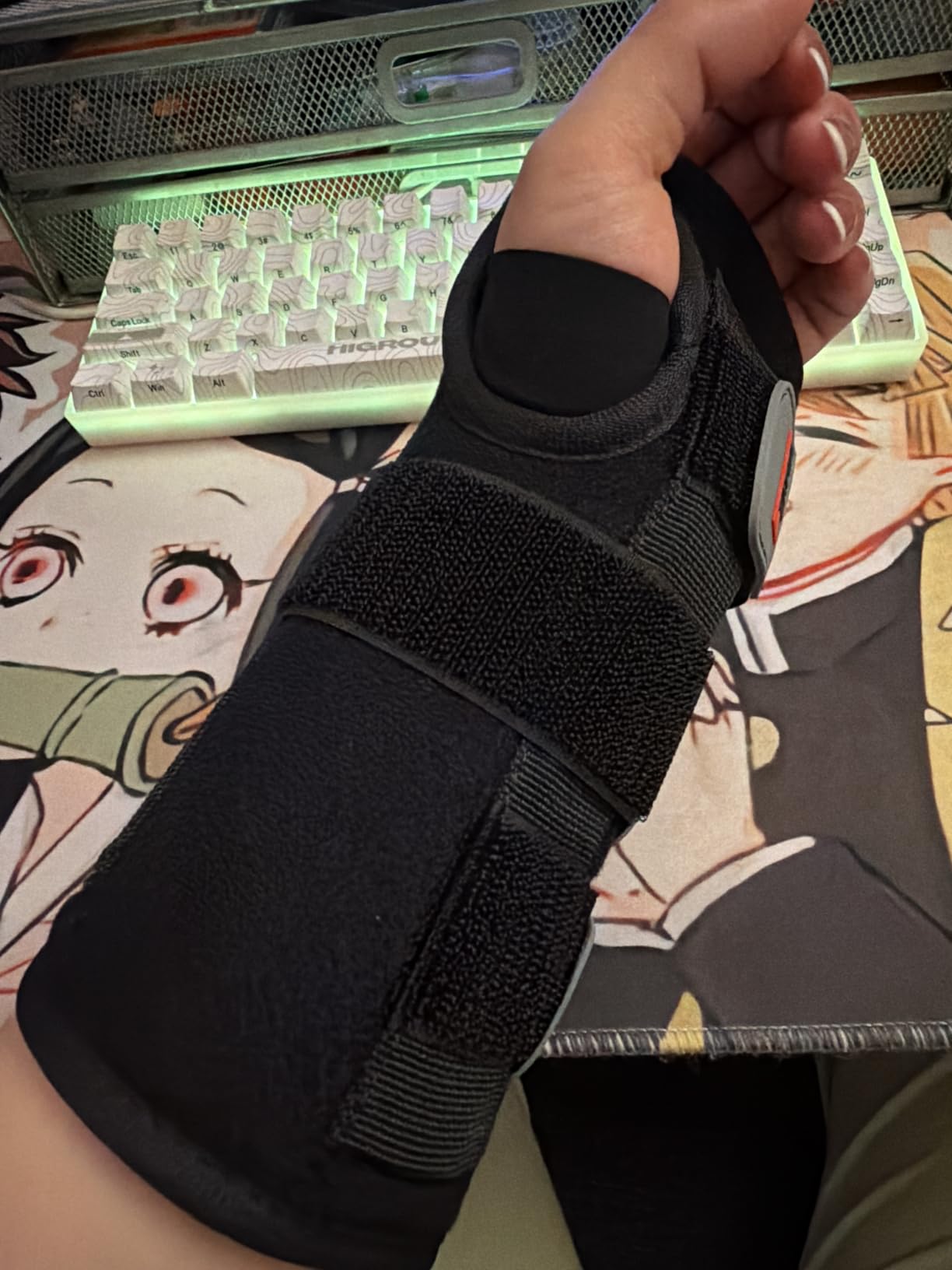 FEATOL Wrist Brace Hand Brace, Carpal Tunnel Wrist Splint Night Support for Women Men, Pain Relief Support -Tendonitis, Arthritis, Sprain, Right Hand, Small/Medium customer photo 1