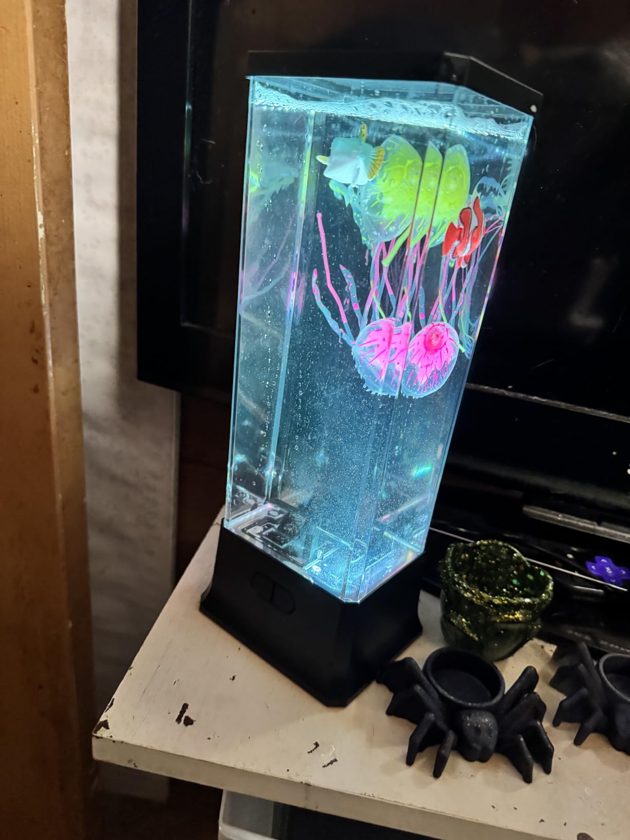 COLORLIFE Electric Jellyfish Tank Table Lamp with Color Changing Light Gift for Kids Men Women Home Deco for Room Mood Light for Relax(Black) customer photo 1