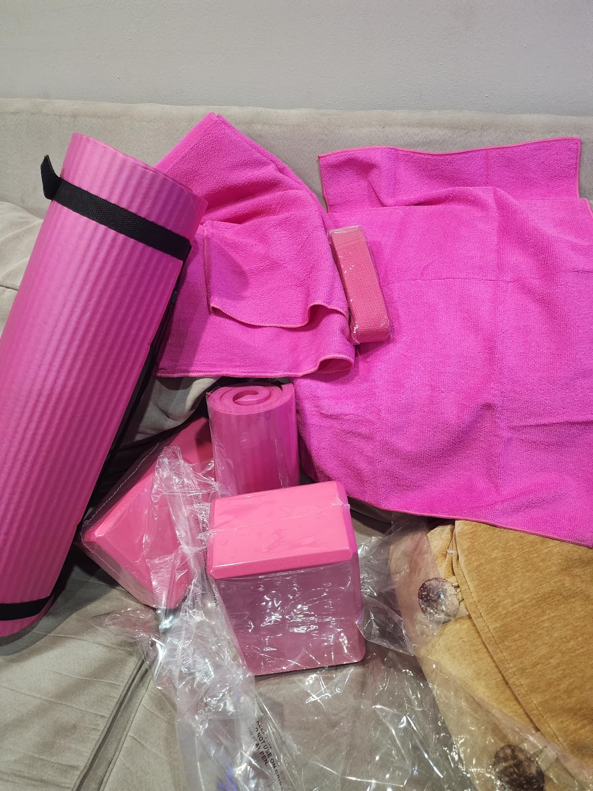 BalanceFrom 7-Piece Yoga Set with Extra Thick Mat, 2 Blocks, Stretch Strap, 2 Towels, and Knee Pad customer photo 1