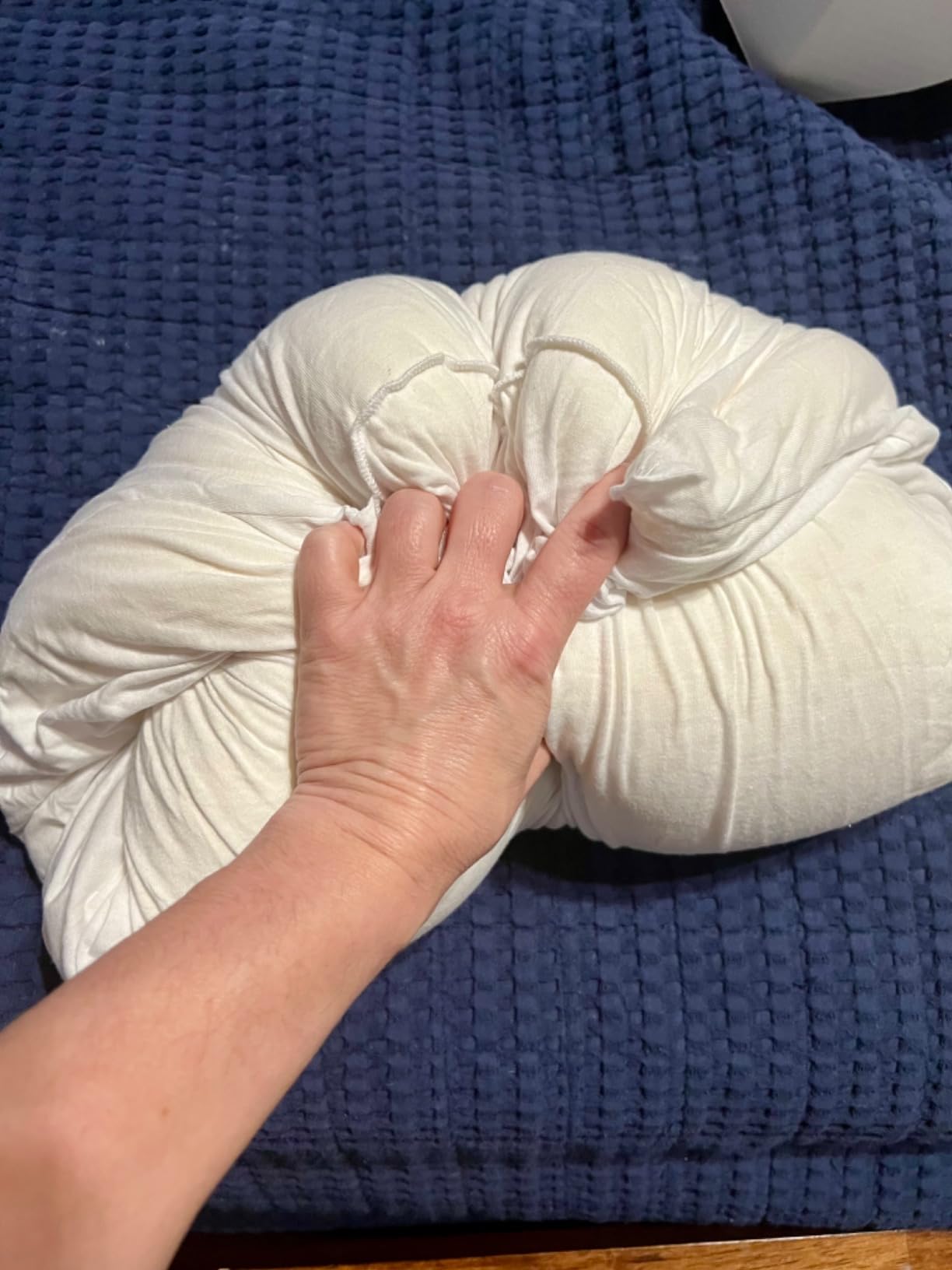 JUVEA Elevate High-Profile - Talalay Latex Pillows with Organic Cotton Cover - Breathable & Supportive High Loft Pillow for A Good Night Sleep - Standard customer photo 1
