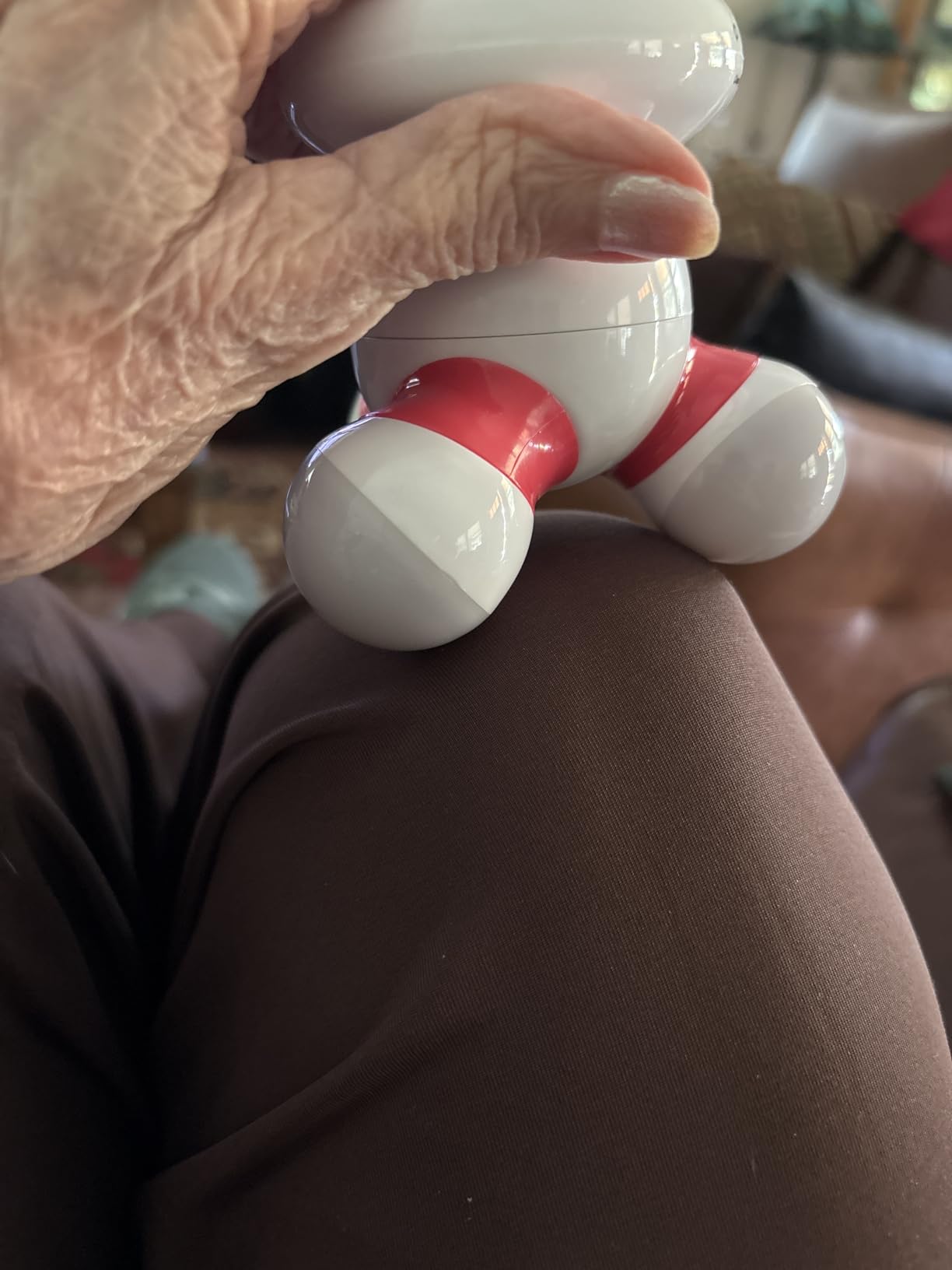 cotsoco Handheld Massager Mini Portable Vibrating Body Massager with LED Light for Hand Head Neck Back Legs Arms Pain Release, Battery Operated, Easy Hand Grip customer photo 1