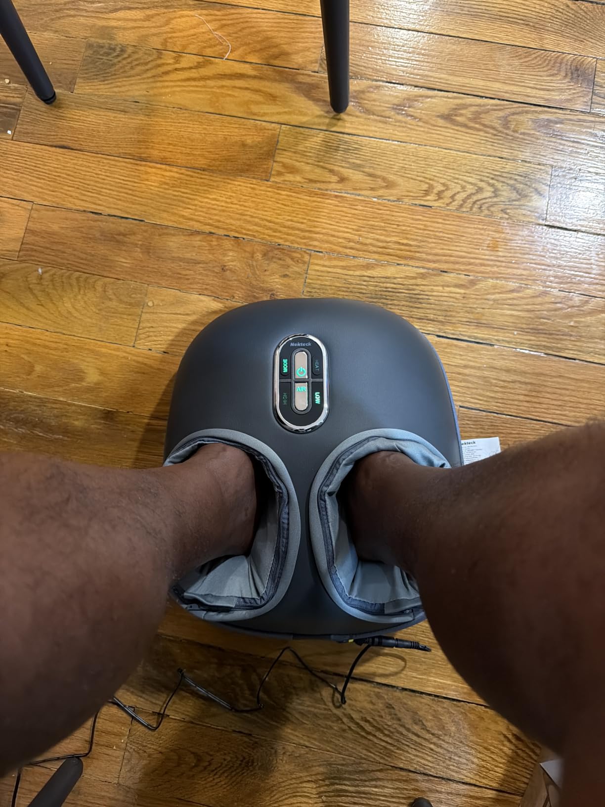 Nekteck Shiatsu Foot Massager with Heat [2026 Upgraded], 3 Modes Deep Kneading Therapy Air Compression, Feet Massage for Plantar Fasciitis, Relaxation Gifts for Men Women Mom Dad Birthday customer photo 1