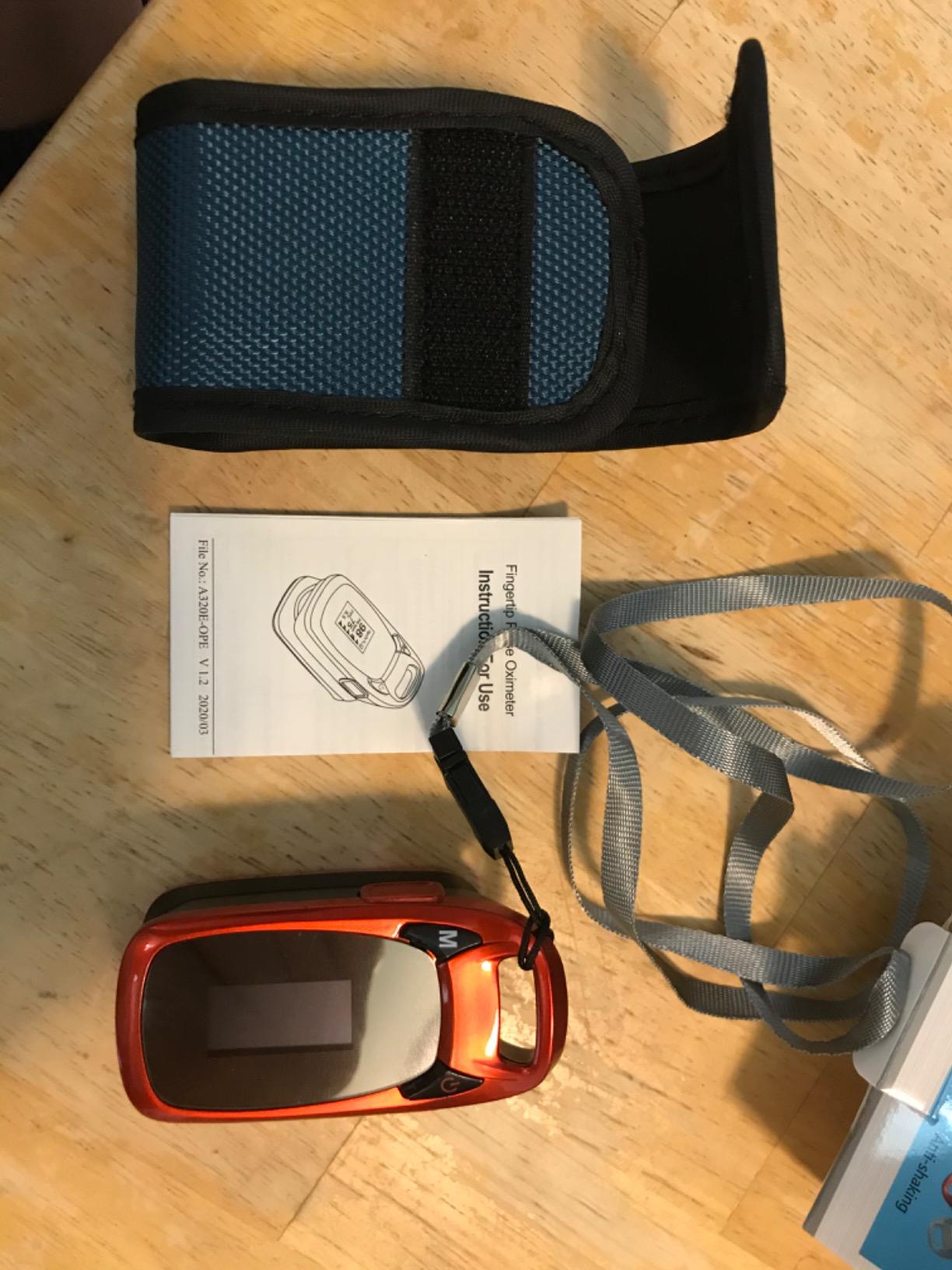 Fingertip Pulse Oximeter with Plethysmograph and Perfusion Index, include carrying case, Large OLED Digital Display Blood Oxygen Saturation Monitor Heart Rate Monitor customer photo 2