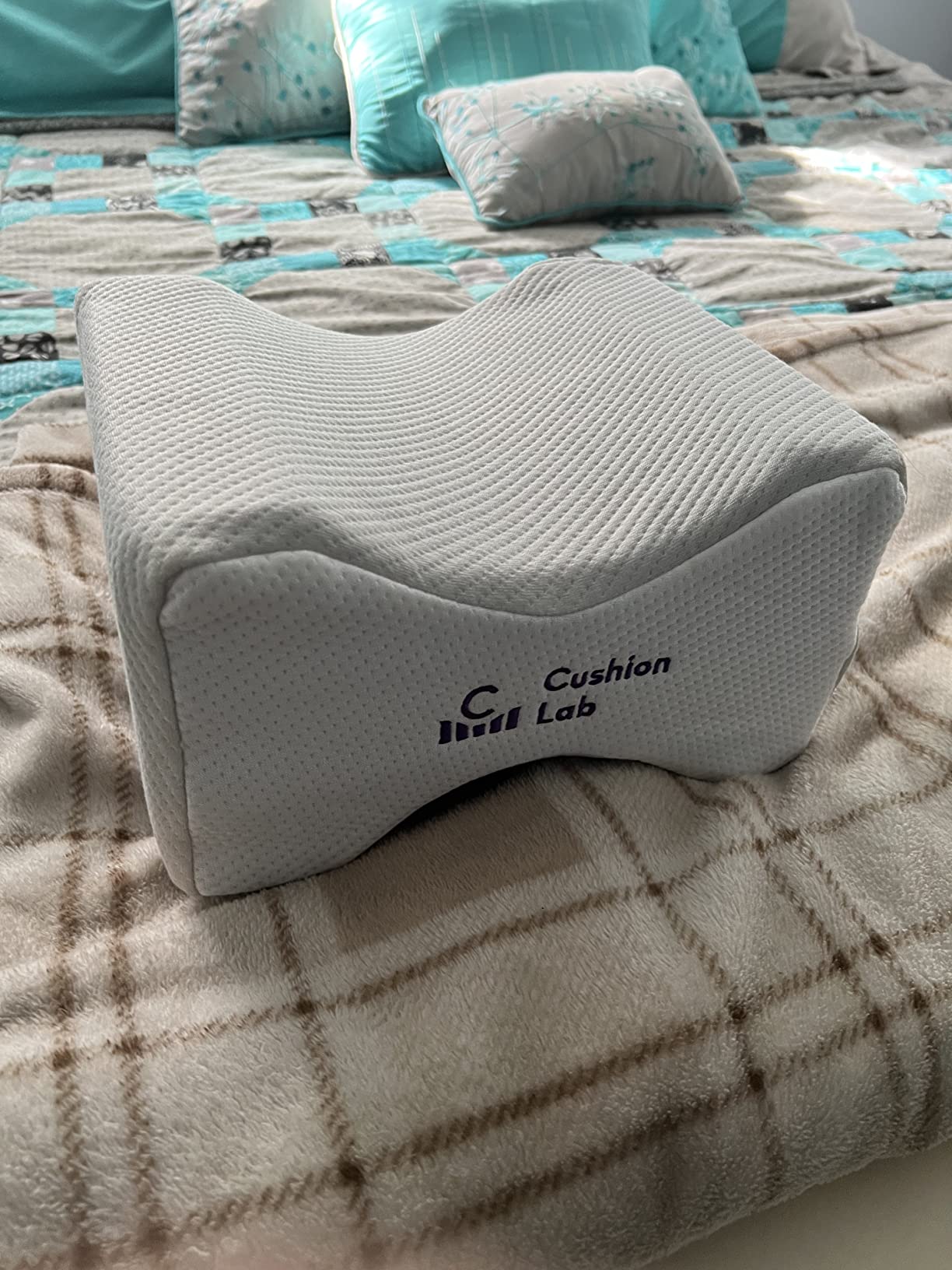C CUSHION LAB Extra Support Orthopedic Knee Pillow for Side Sleepers - Healthy Alignment Leg Pillow for Sleeping - Hip, Pregnancy, Sciatica, & Back Pain Relief - Memory Foam Contour Wedge - Large Size customer photo 2