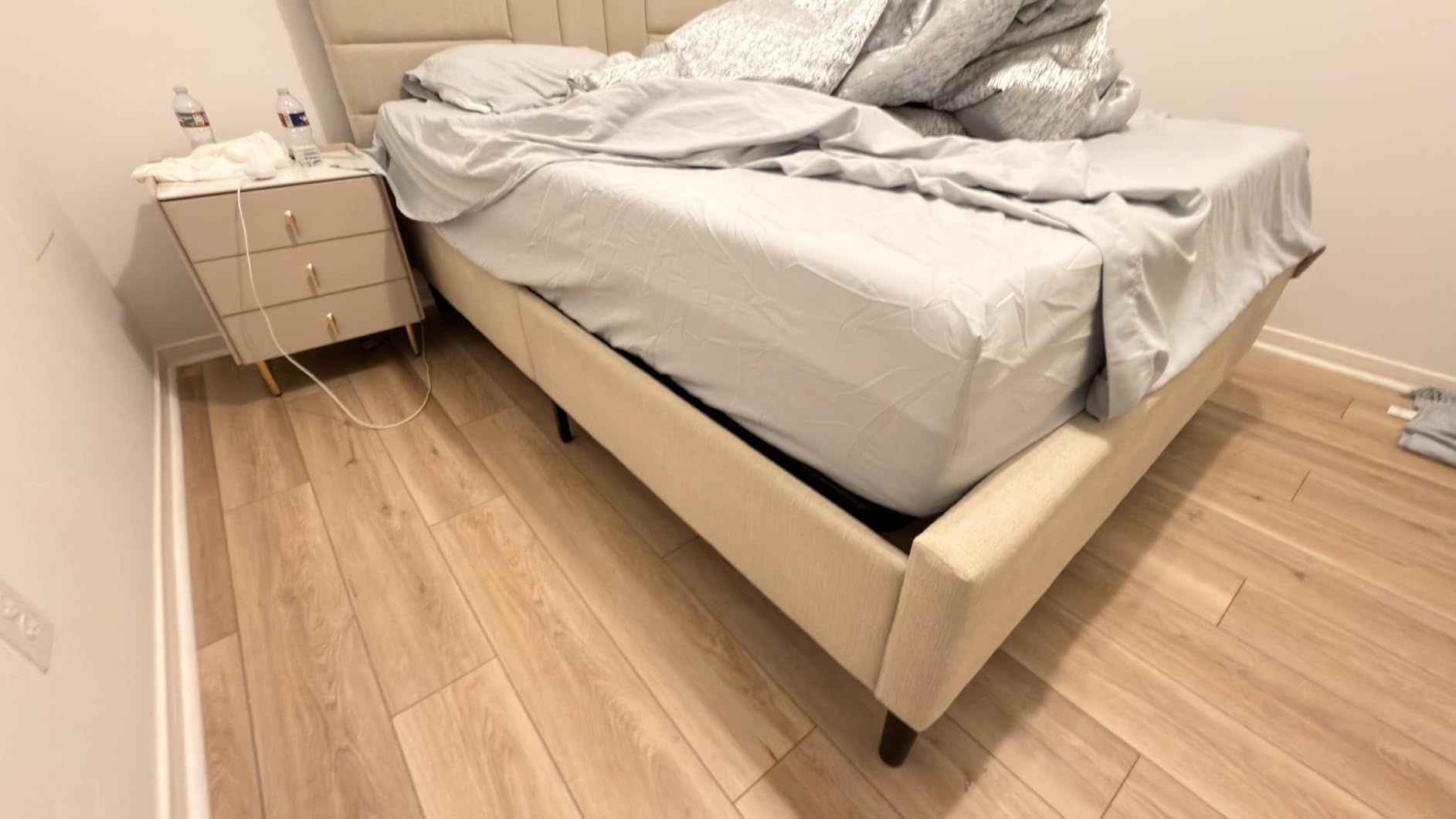 Novilla Bliss Queen Size Mattress, 12 Inch Gel Memory Foam Mattress Queen in a Box for Cool Night Sleep & Pressure Relief, Support Foam for Spine Alignment & Motion Isolation, Medium Plush Feel customer photo 1
