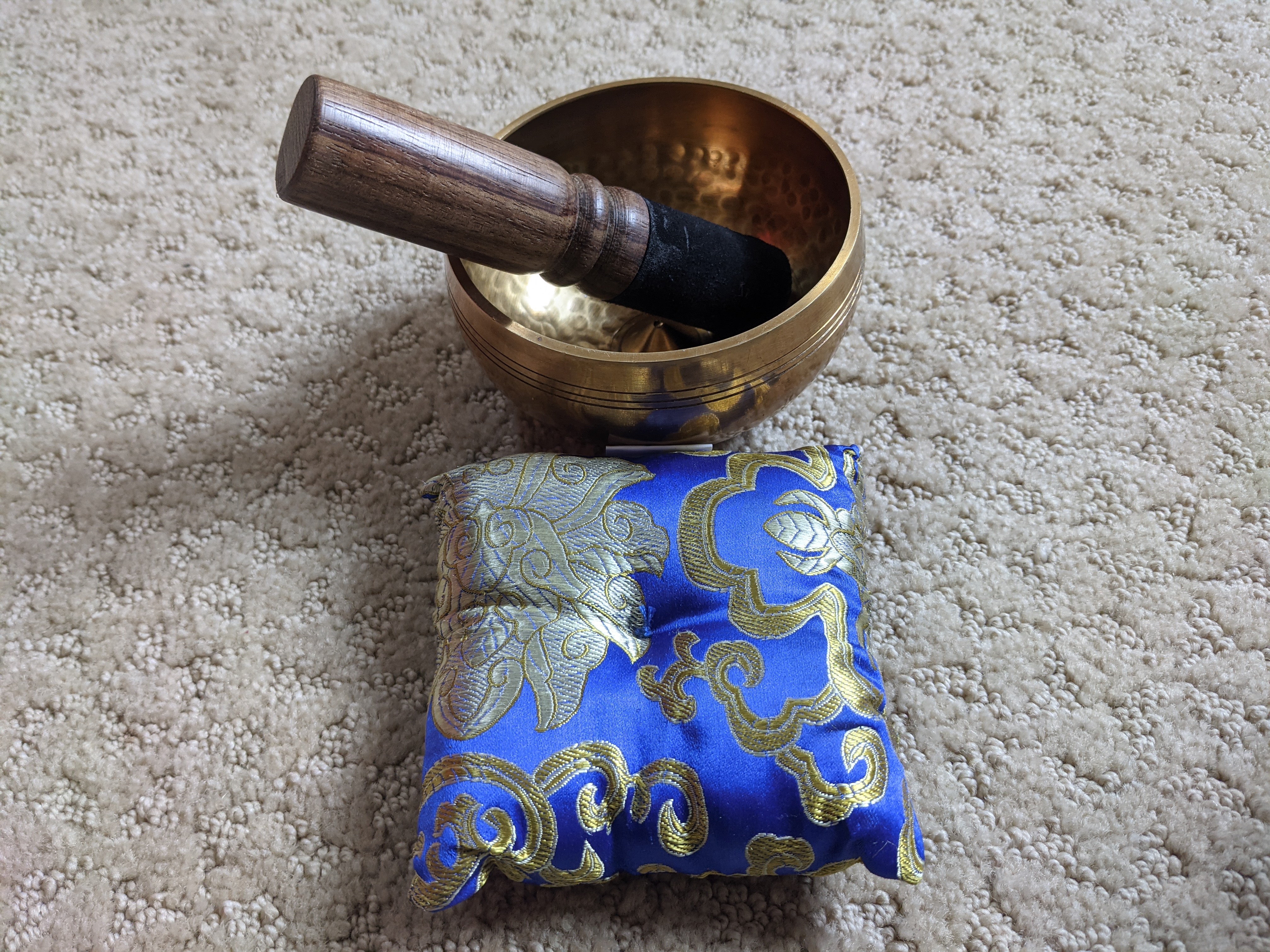 Tibetan Singing Bowl Set by Ohm Store - Hand Hammered Lingam Meditation Sound Bowl - Yoga, Chakra Balancing, Mindfulness, Stress and Anxiety Relief customer photo 1