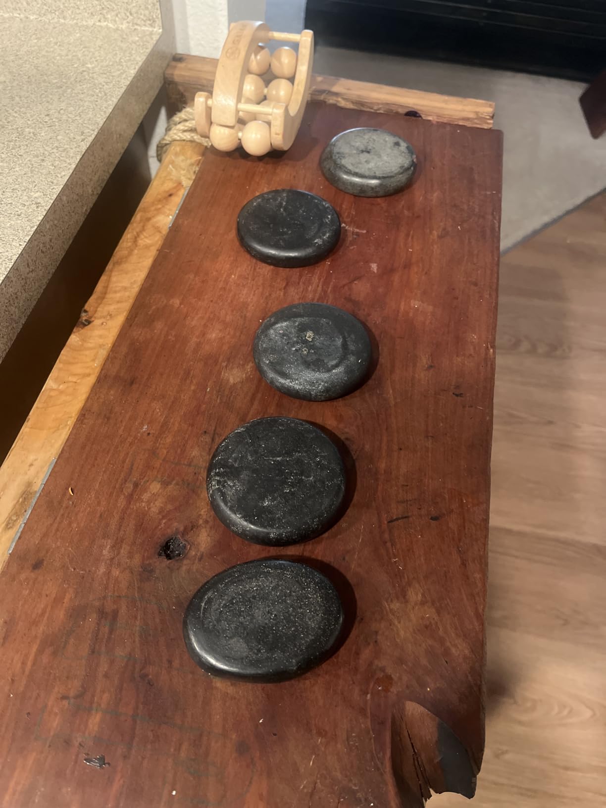 June Fox Hot Stones for Massage 4 Large and 2 Medium Basalt Stones Set Hot Rocks Massage Stones for Spa, Relaxing, Healing customer photo 2
