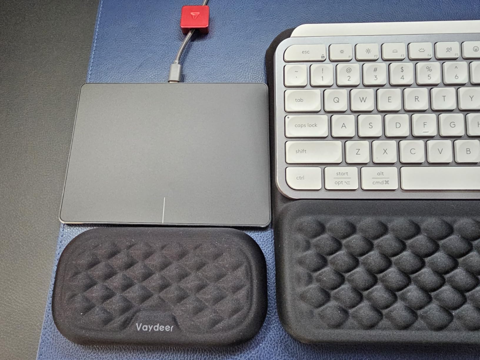 Vaydeer 60%-75% Keyboard Wrist Rest, Memory Foam Hand Rest Support Pad Padded for Office, Computer, Laptop, Mac Typing and Wrist Pain Relief and Repair (14.17inch, Black) customer photo 1