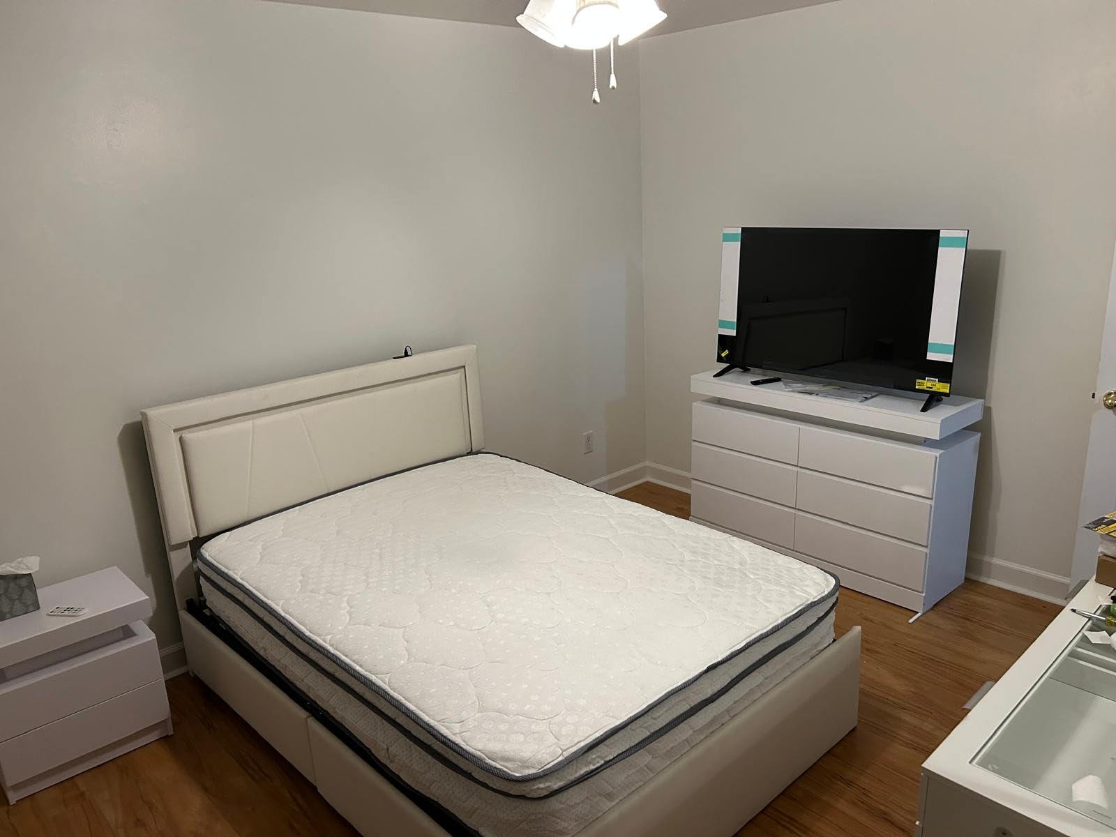 Vesgantti Queen Mattress 12 Inch, Fiberglass-Free, Cool Sleep Hybrid Mattress in a Box - Memory Foam & Pocket Springs, Ergonomic Design, Pressure Relief, Medium Firm Feel customer photo 1