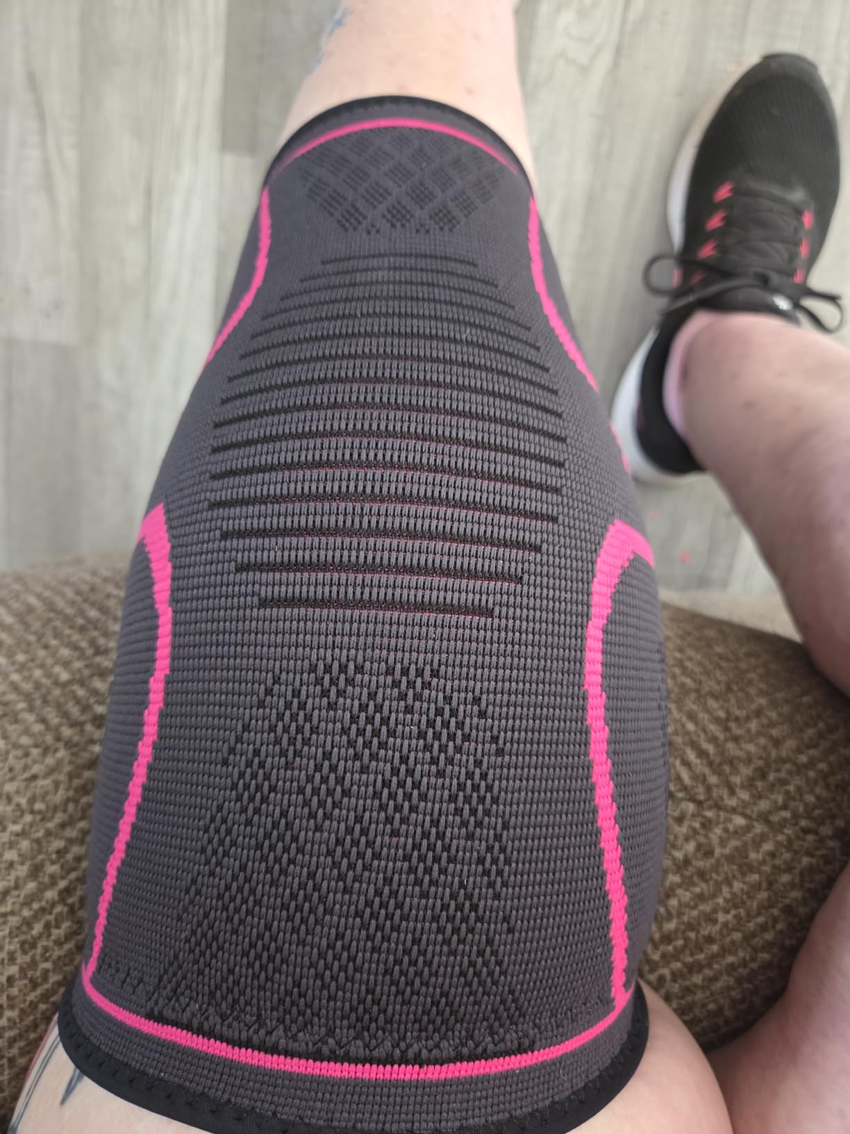 Knee Brace for Men and Women Knee Compression Sleeve Knee Support Wraps for Arthritis Joint Pain Relief, Workout, Swelling, Sports, Circulation, Running, Recovery for ACL & Meniscus Tear customer photo 1