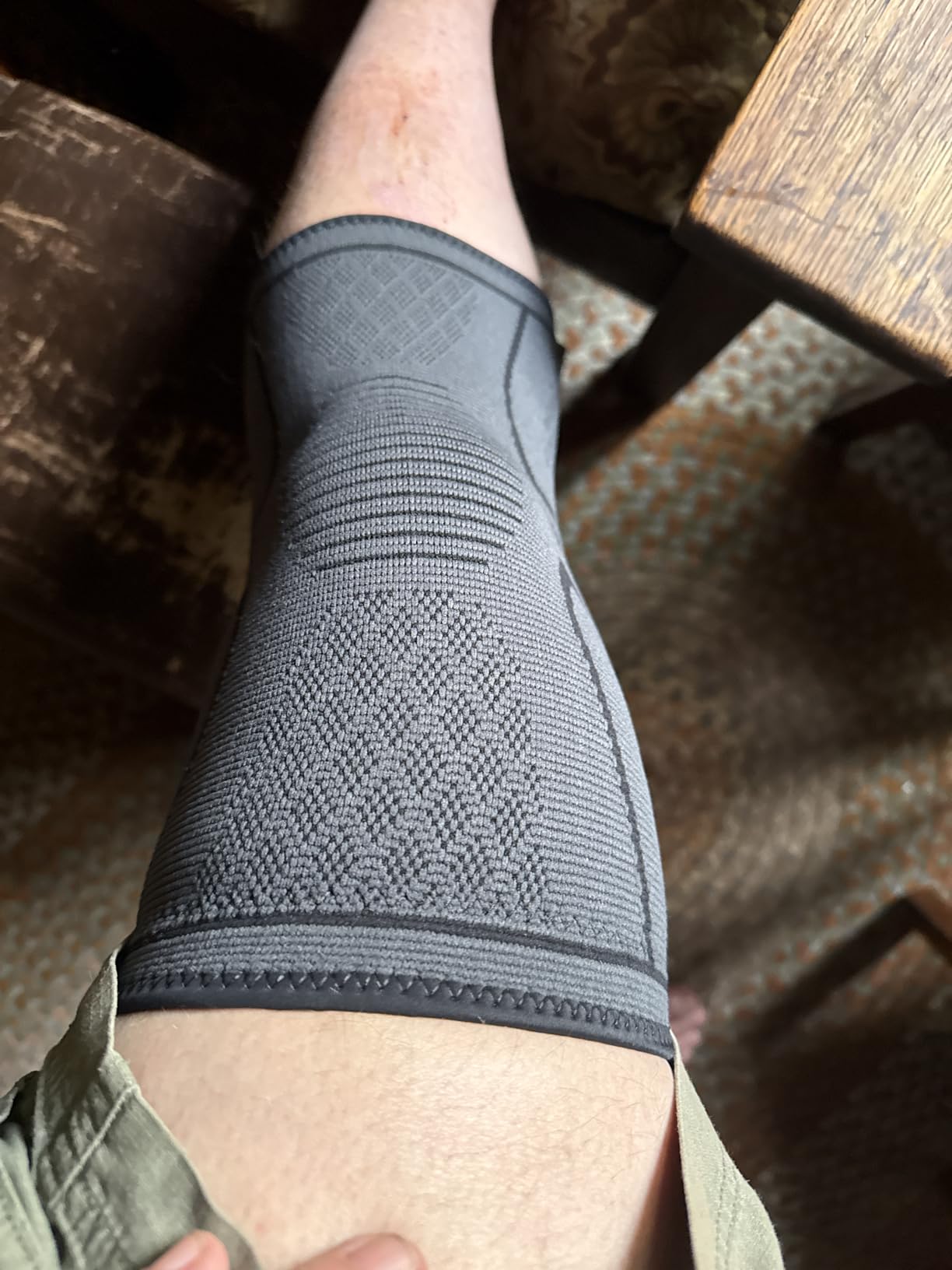 Knee Brace for Men and Women Knee Compression Sleeve Knee Support Wraps for Arthritis Joint Pain Relief, Workout, Swelling, Sports, Circulation, Running, Recovery for ACL & Meniscus Tear customer photo 2