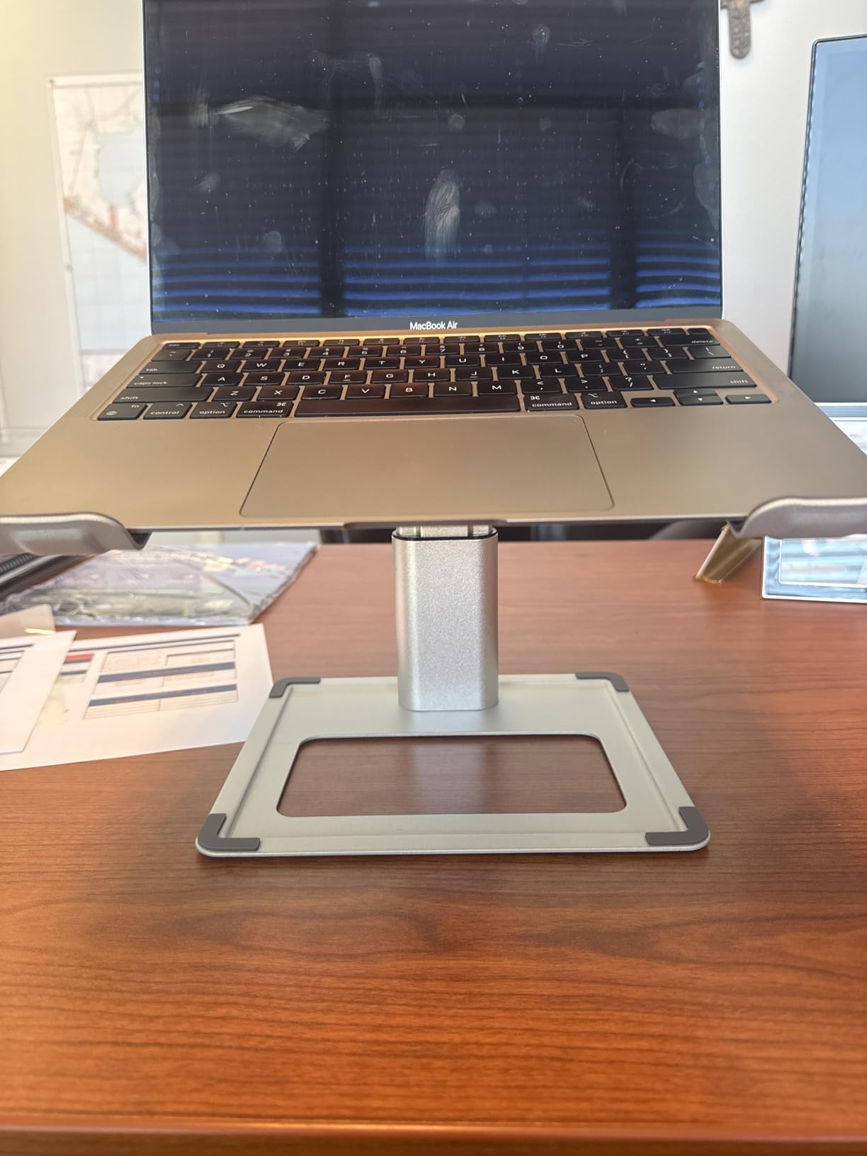SOUNDANCE Adjustable Laptop Stand for Desk, Computer Stand, Ergonomic Laptop Riser Holder Compatible with 10 to 17.3 Inches Notebook PC Computer, Aluminum Silver customer photo 1