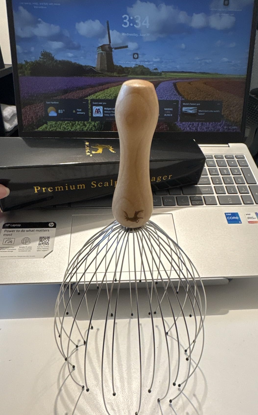 USAGA 32 Fingers Head Massager, Head Scratcher Scalp Massager, Stocking Stuffers Gift for Scalp Body Relaxing Wood Handle (1 Pack) customer photo 1
