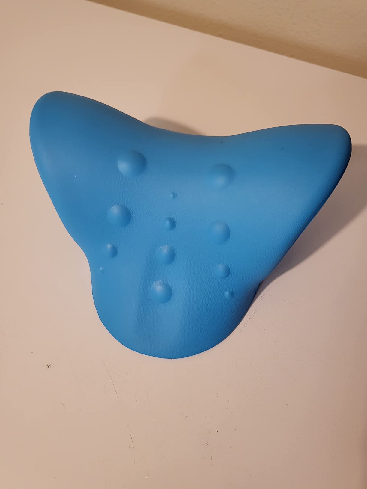 Cozyhealth Neck Stretcher for Neck Pain Relief, Neck and Shoulder Relaxer Cervical Traction Device Pillow for TMJ Pain Relief and Muscle Relax, Cervical Spine Alignment Chiropractic Pillow (Blue) customer photo 1