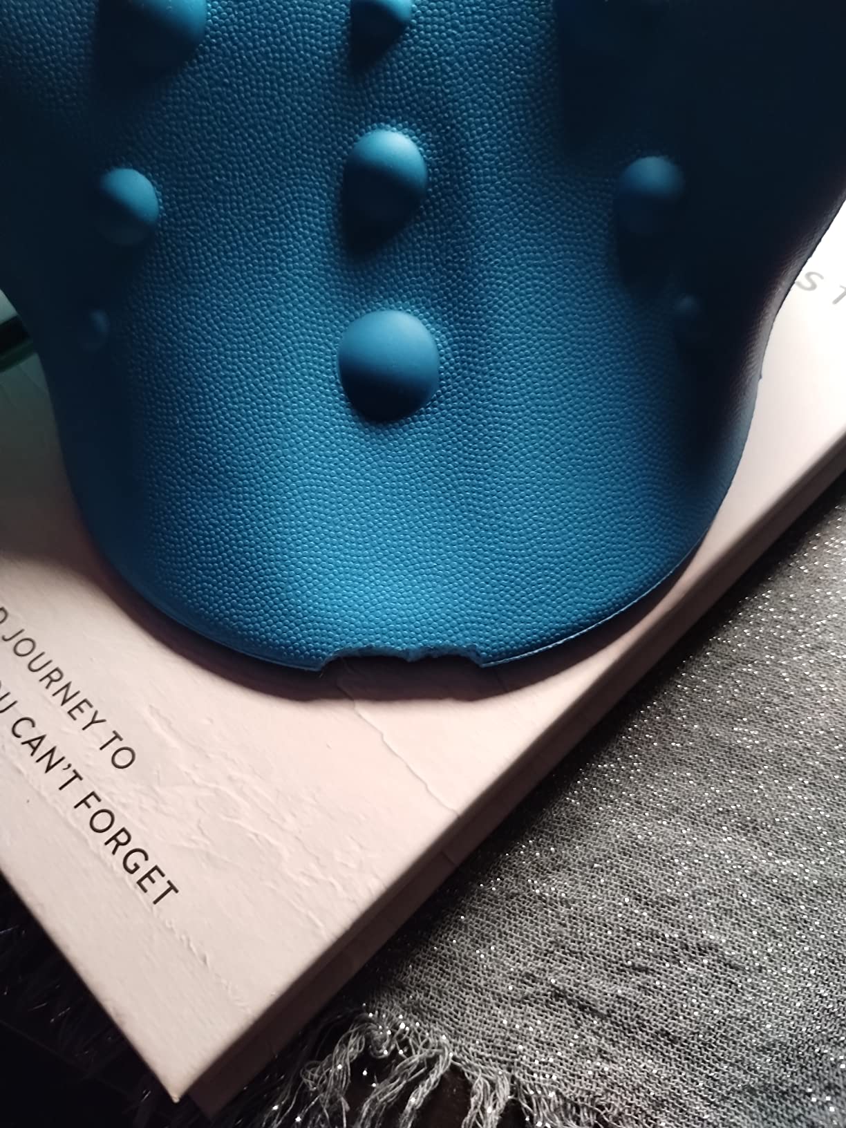 Cozyhealth Neck Stretcher for Neck Pain Relief, Neck and Shoulder Relaxer Cervical Traction Device Pillow for TMJ Pain Relief and Muscle Relax, Cervical Spine Alignment Chiropractic Pillow (Blue) customer photo 2