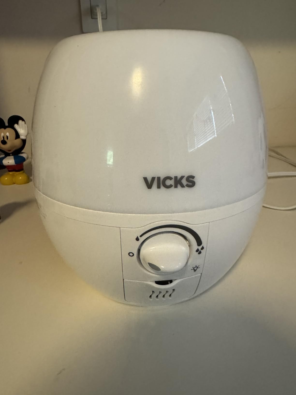 Vicks Humidifier 3-in-1 SleepyTime Cool Mist Humidifier for Baby & Kids Rooms with Color Changing Night Light and Essential Oil Diffuser, White customer photo 1