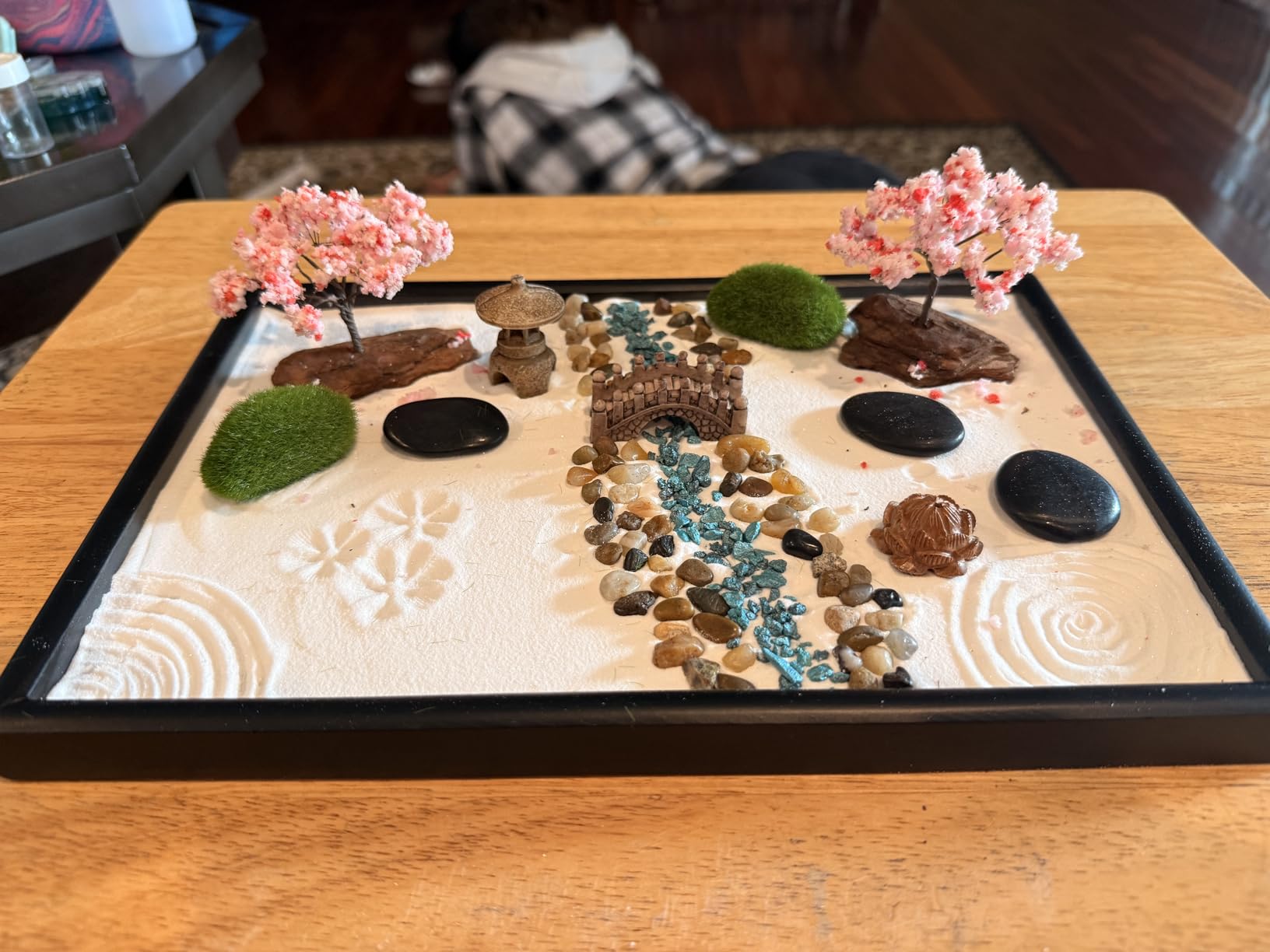 Zen Garden Kit for Desk 12x8in Sand Tray, Japanese Gift Set 14 Accessories and 6 Tools, Meditation Mini Zen Garden, Zen Sand Garden, Home Office Desk Decorations, Therapy Kit, Rock Decor customer photo 1
