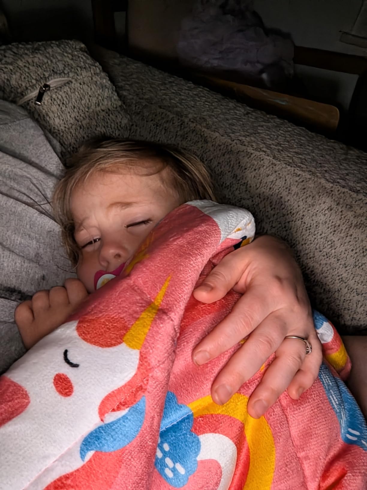 Sivio Minky Dotted Weighted Blanket 3lbs, Super Soft Crystal Velvet Reversible Heavy Blanket with Cute Cartoon Patterns, 36x48 Inch, Pink Unicorn customer photo 1