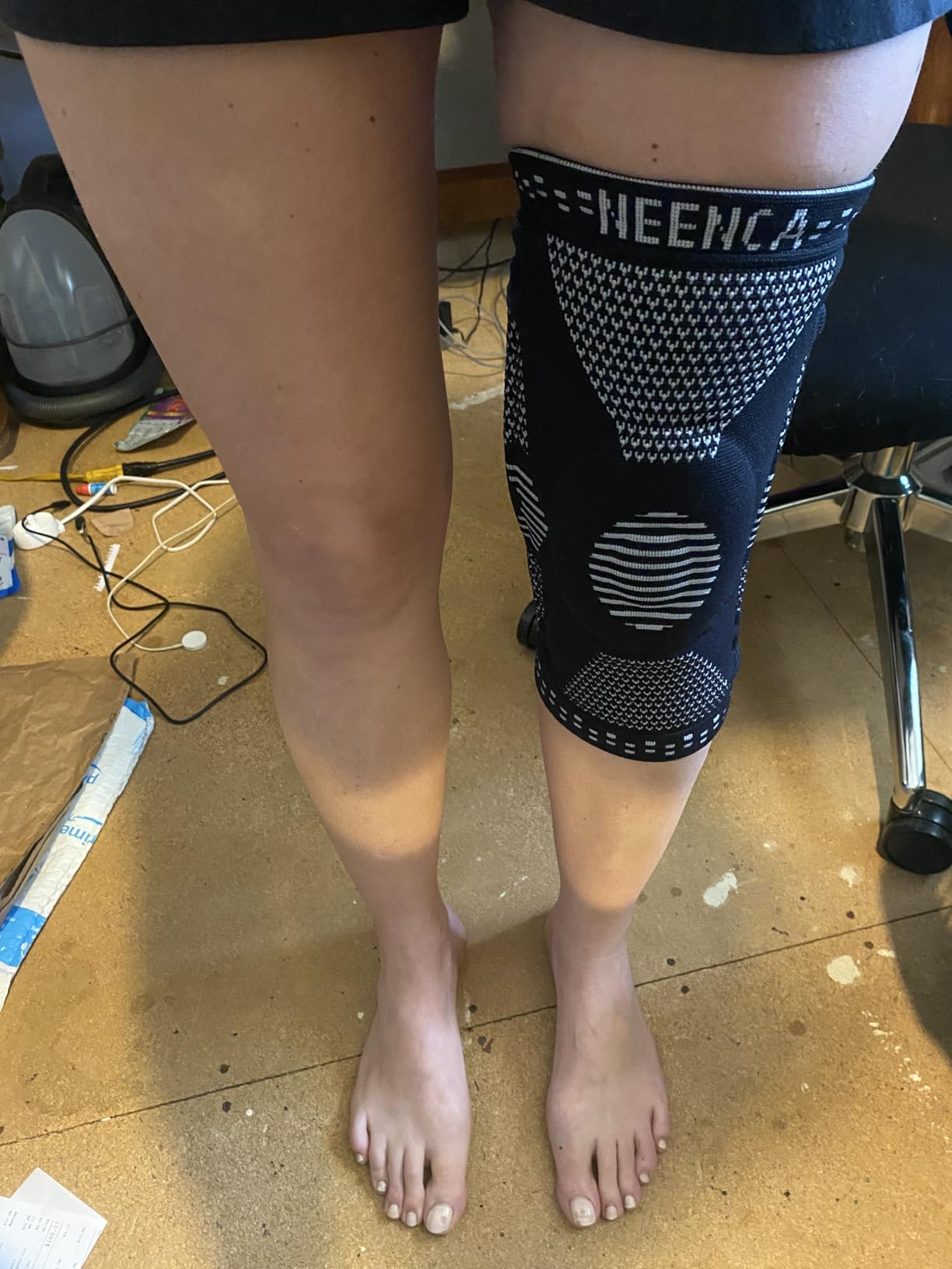 NEENCA Professional Knee Brace, Compression Knee Support with Patella Gel Pad & Side Stabilizers, Medical Knee Sleeve for Pain Relief, ACL, PCL, Meniscus, Injury Recovery, Arthritis, Sports, Workout customer photo 2