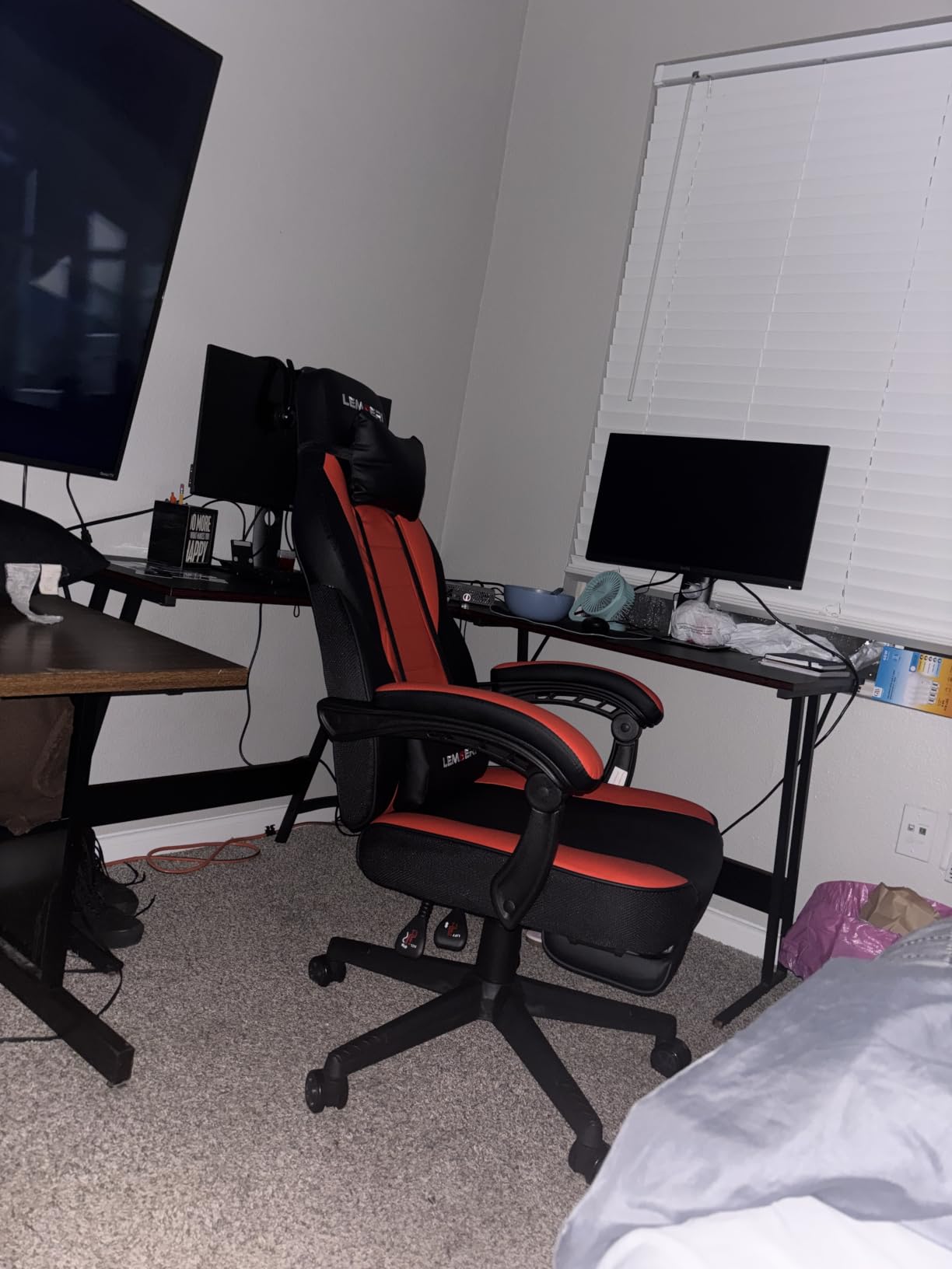 LEMBERI Big and Tall Gaming Chair 400lb Capacity, Heavy-Duty Office Chair with Reinforced Footrest, Wide Seat High Back PC Desk Chair with Linkage Armrests, Thickened Steel Frame, PU Leather customer photo 1