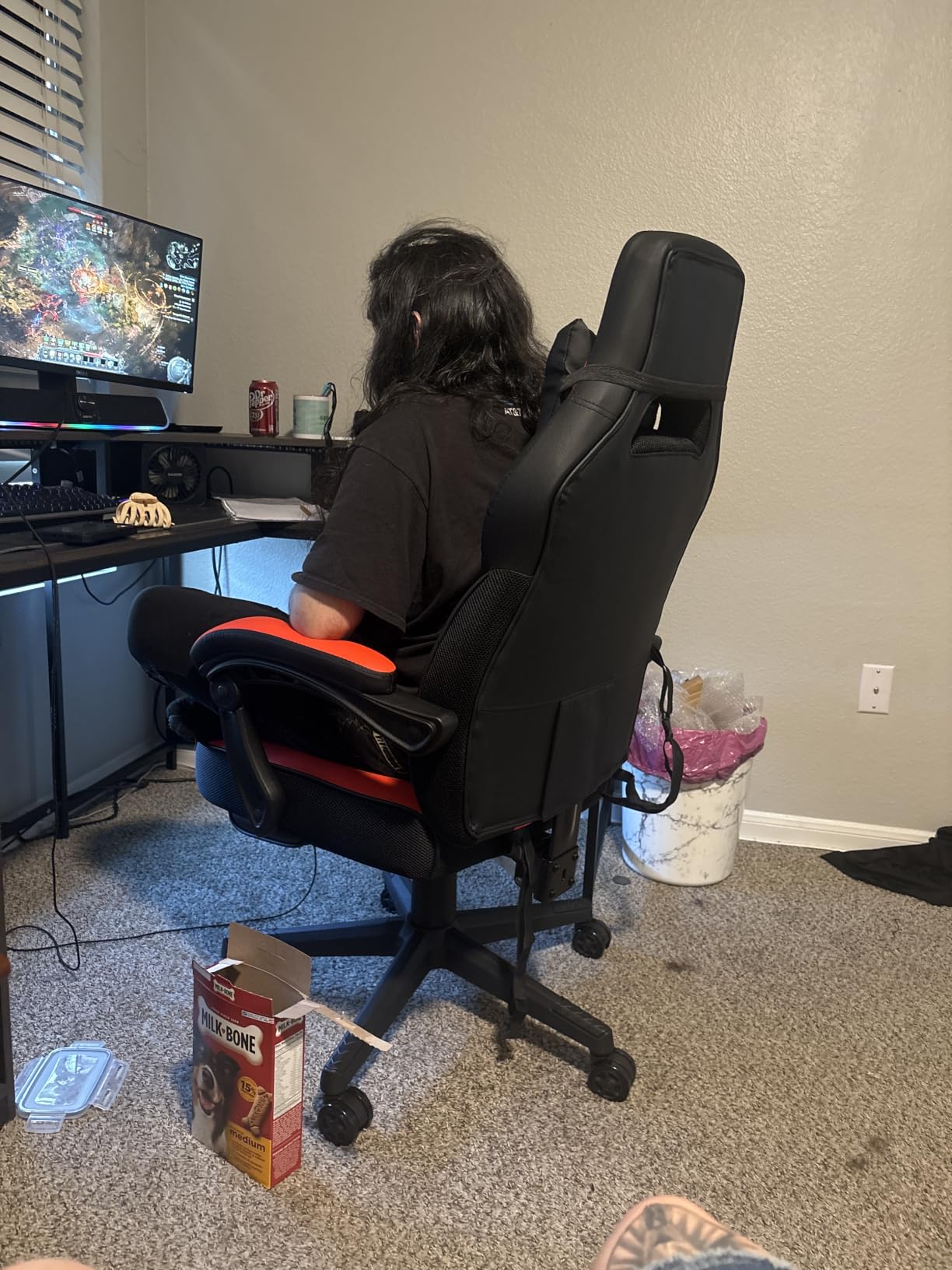 LEMBERI Big and Tall Gaming Chair 400lb Capacity, Heavy-Duty Office Chair with Reinforced Footrest, Wide Seat High Back PC Desk Chair with Linkage Armrests, Thickened Steel Frame, PU Leather customer photo 2