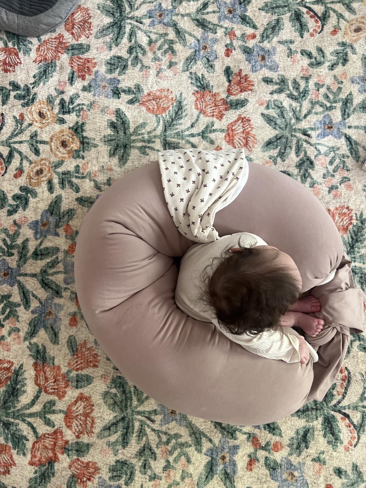 bbhugme Adjustable Pregnancy Pillow - Full Body Support for Side Sleeping - Adjustable Firmness and Shape - Supports Back, Legs, Belly, Hips for Pregnant Women - Removable Cover - Dusty Pink customer photo 1