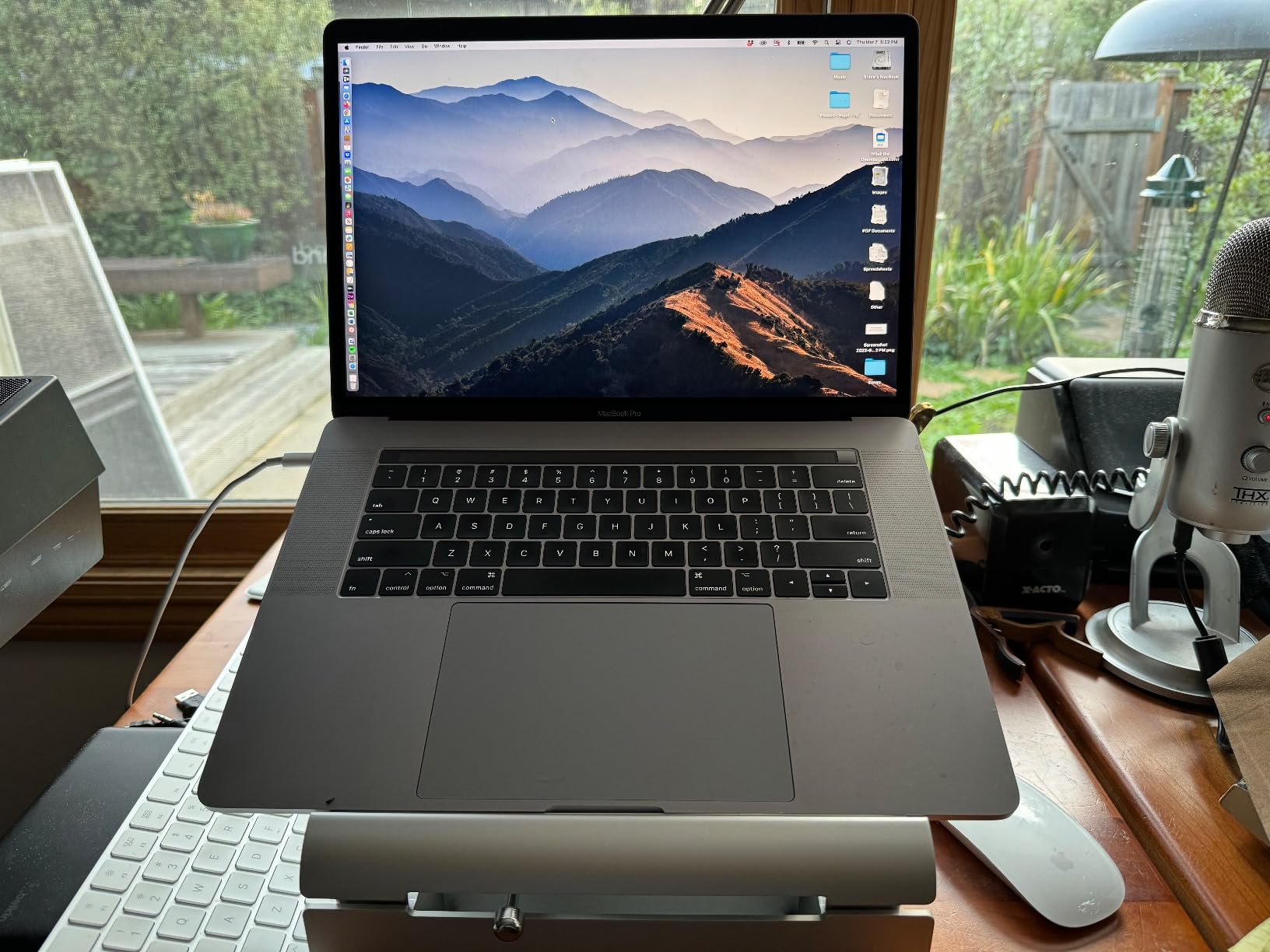 Rain Design iLevel2 Adjustable Height Laptop Stand (Patented) (Space Gray) customer photo 2