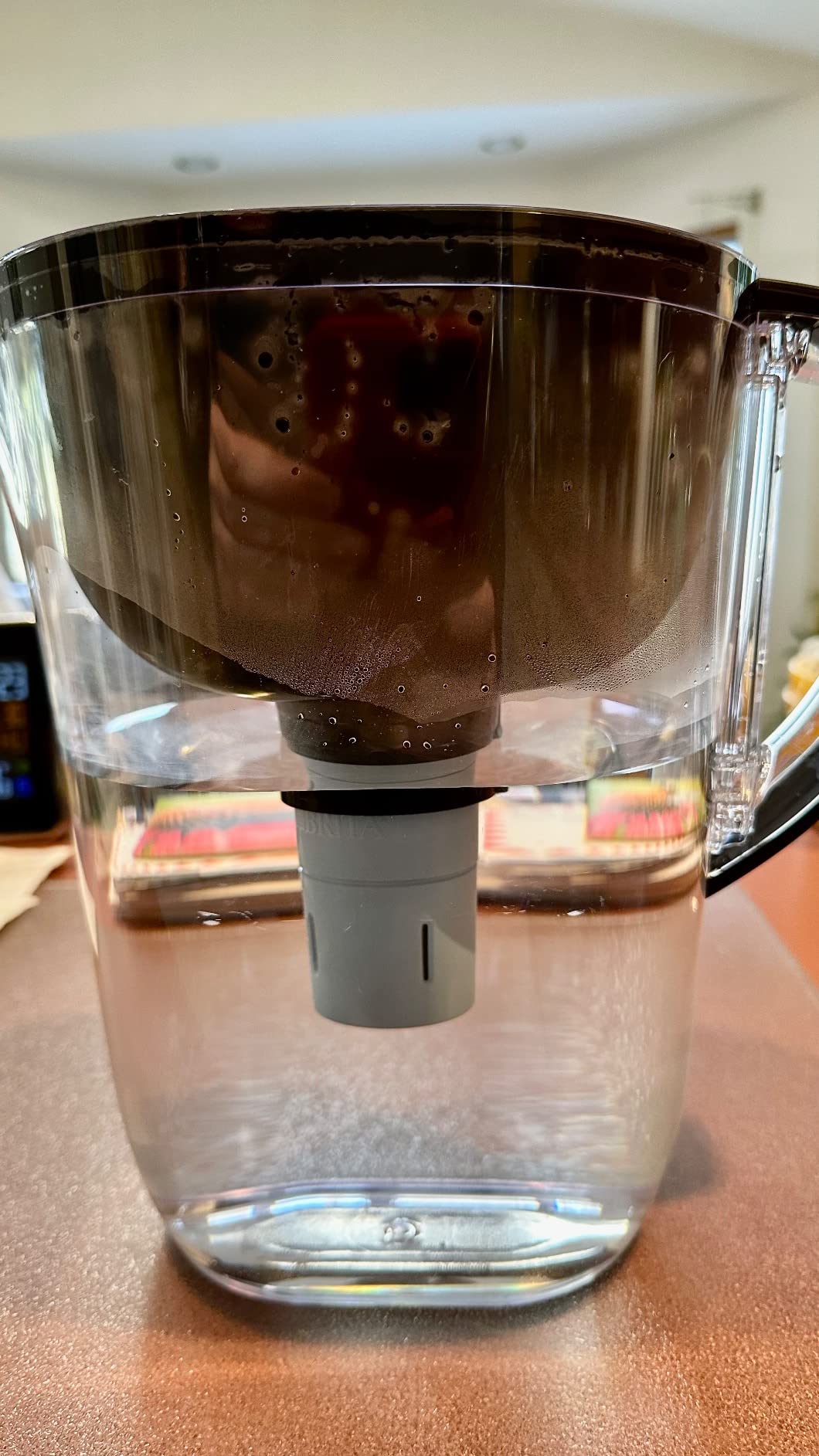 Brita Large 10-Cup Elite Water Filter Pitcher, WQA NSF/ANSI Certified, Reduces 99% of Lead, Microplastics, & 30 Contaminants, BPA-Free, Removes Chlorine Taste & Odor, 1 Elite Filter, White customer photo 1