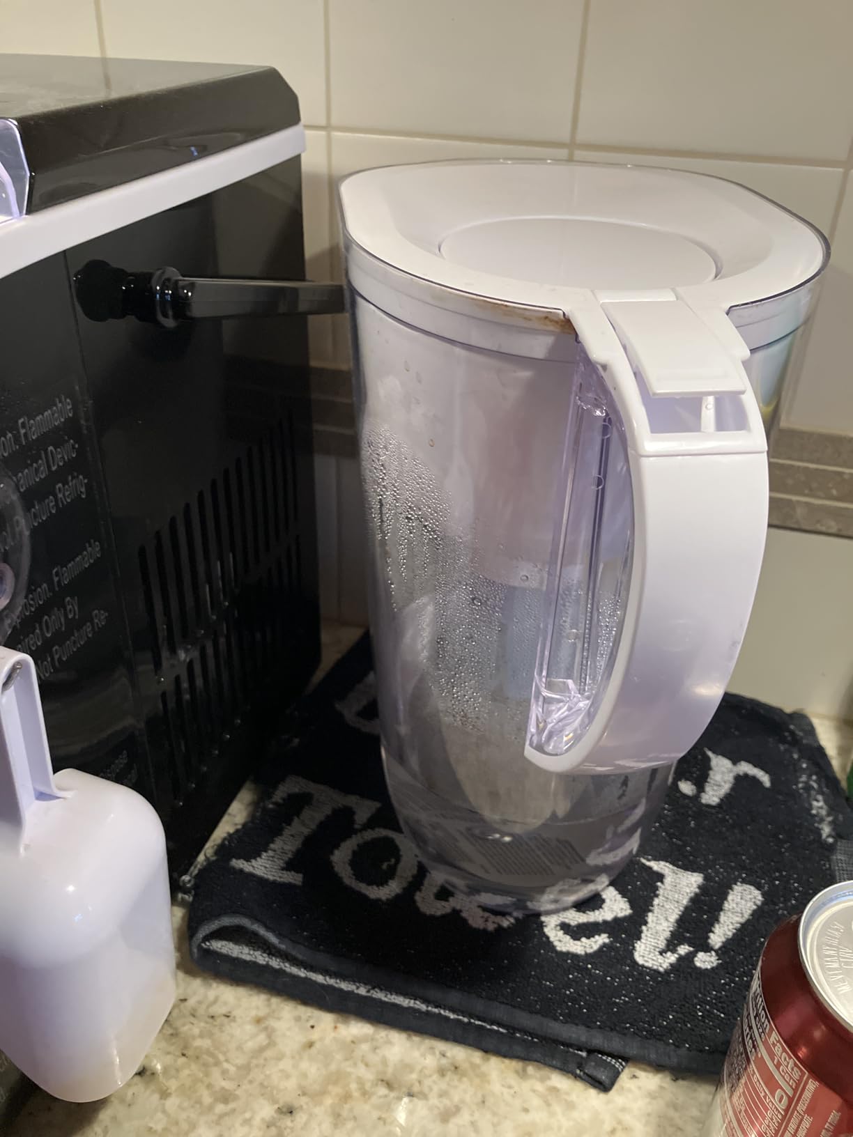 Brita Large 10-Cup Elite Water Filter Pitcher, WQA NSF/ANSI Certified, Reduces 99% of Lead, Microplastics, & 30 Contaminants, BPA-Free, Removes Chlorine Taste & Odor, 1 Elite Filter, White customer photo 2
