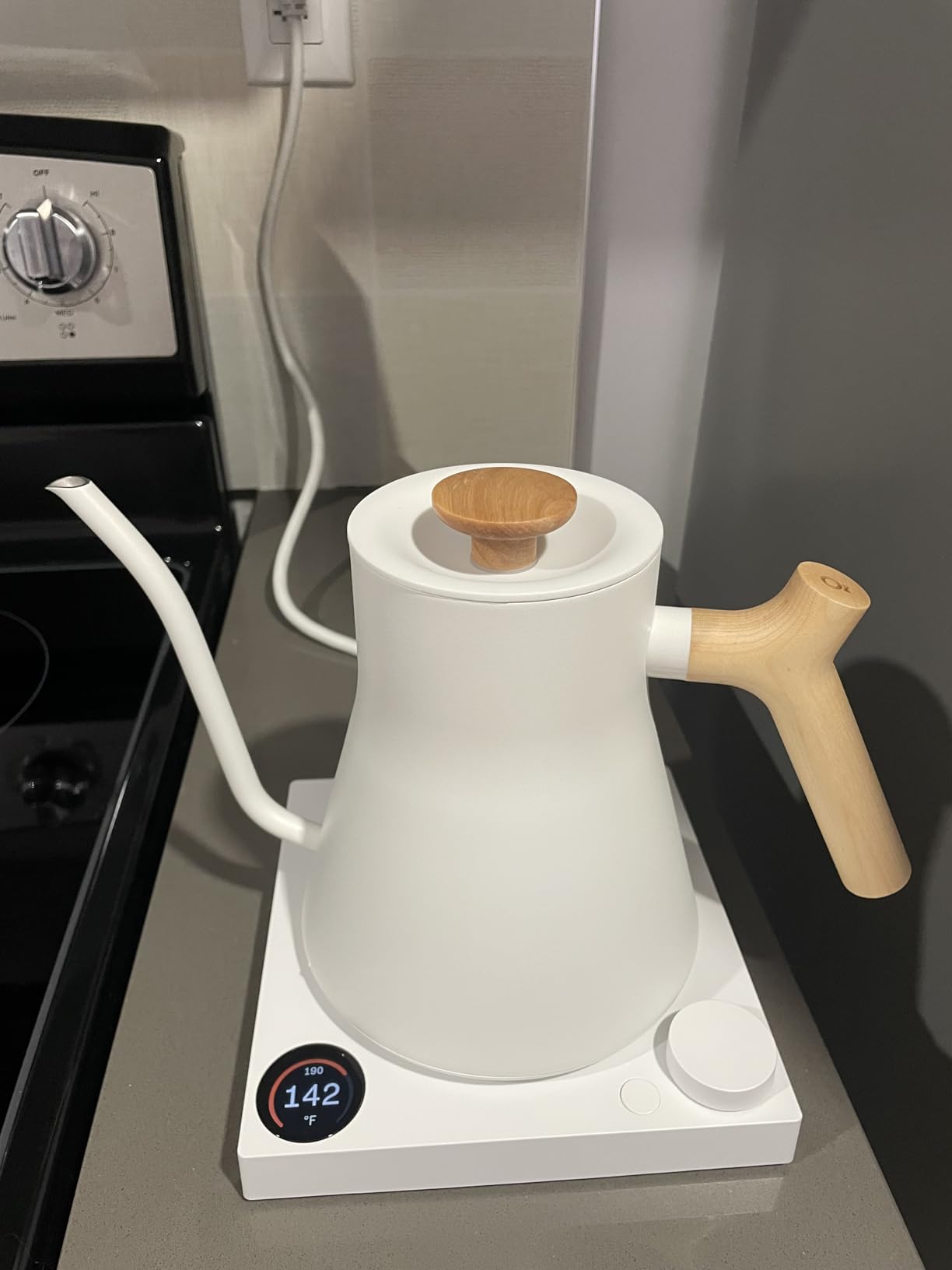 Stagg EKG Pro Electric Gooseneck Kettle - Precise Temperature Control, Quick Heating, Brew Timer, Scheduling, Stainless Steel, Pour-Over Coffee - 0.9L, Matte Black customer photo 2