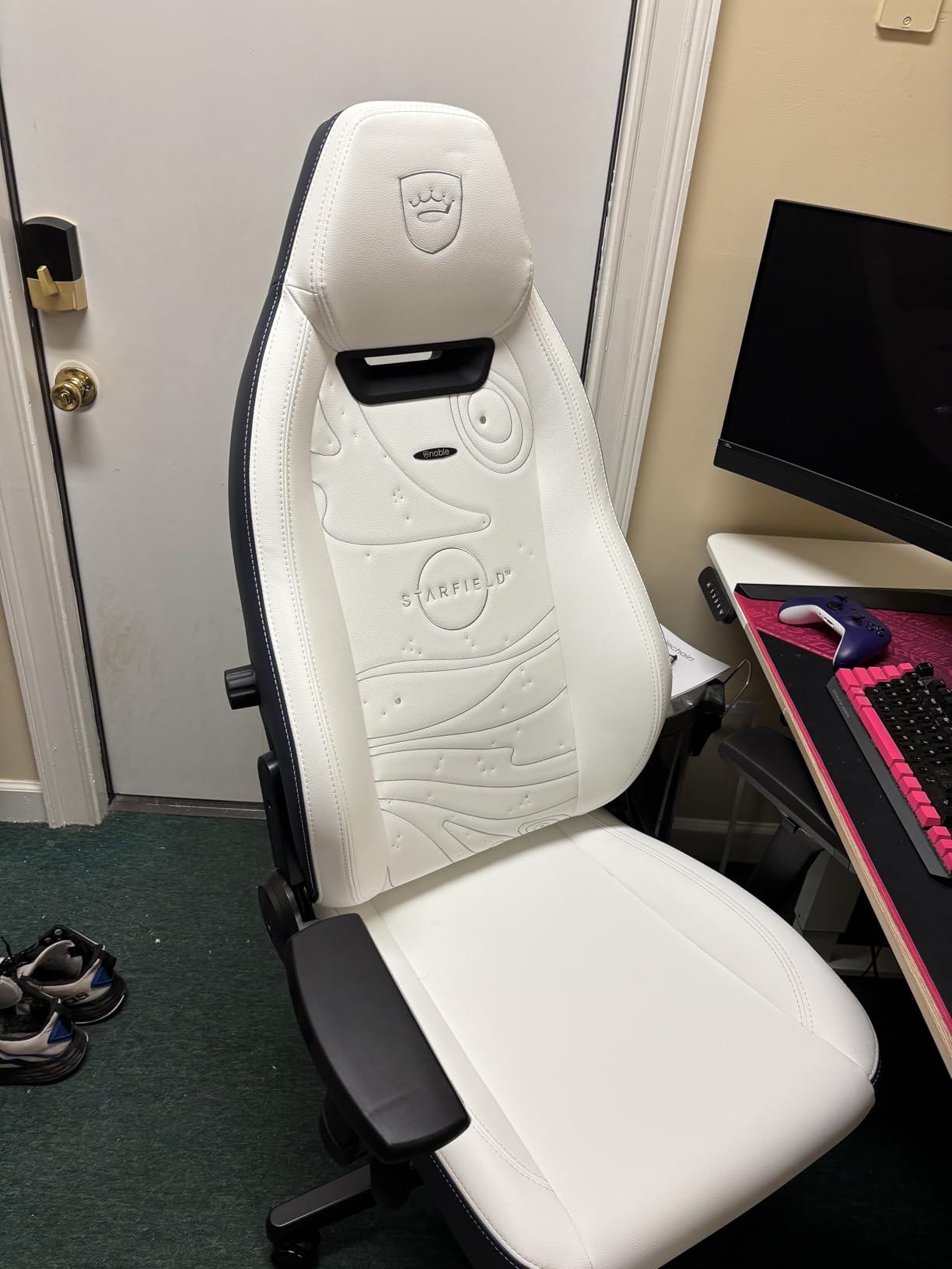 noblechairs Legend Ergonomic Gaming Chair, Office Chair with Lumbar Support, PU Leather, Black/White/Red Edition customer photo 2