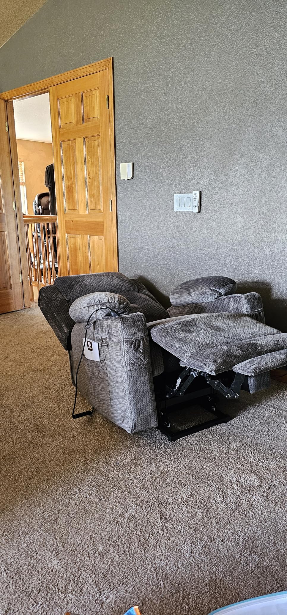 MCombo Small Triple Motor Power Lift Recliner Chair with Massage and Heat for Petite Elderly People, Adjustable Headrest, Infinite Position, USB Ports, Fabric 7664 (Grey, Small) customer photo 1