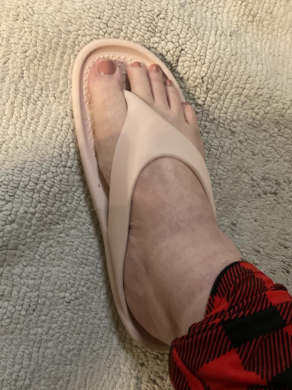 Crocs Unisex Adult Mellow Recovery Flip Flops customer photo 1