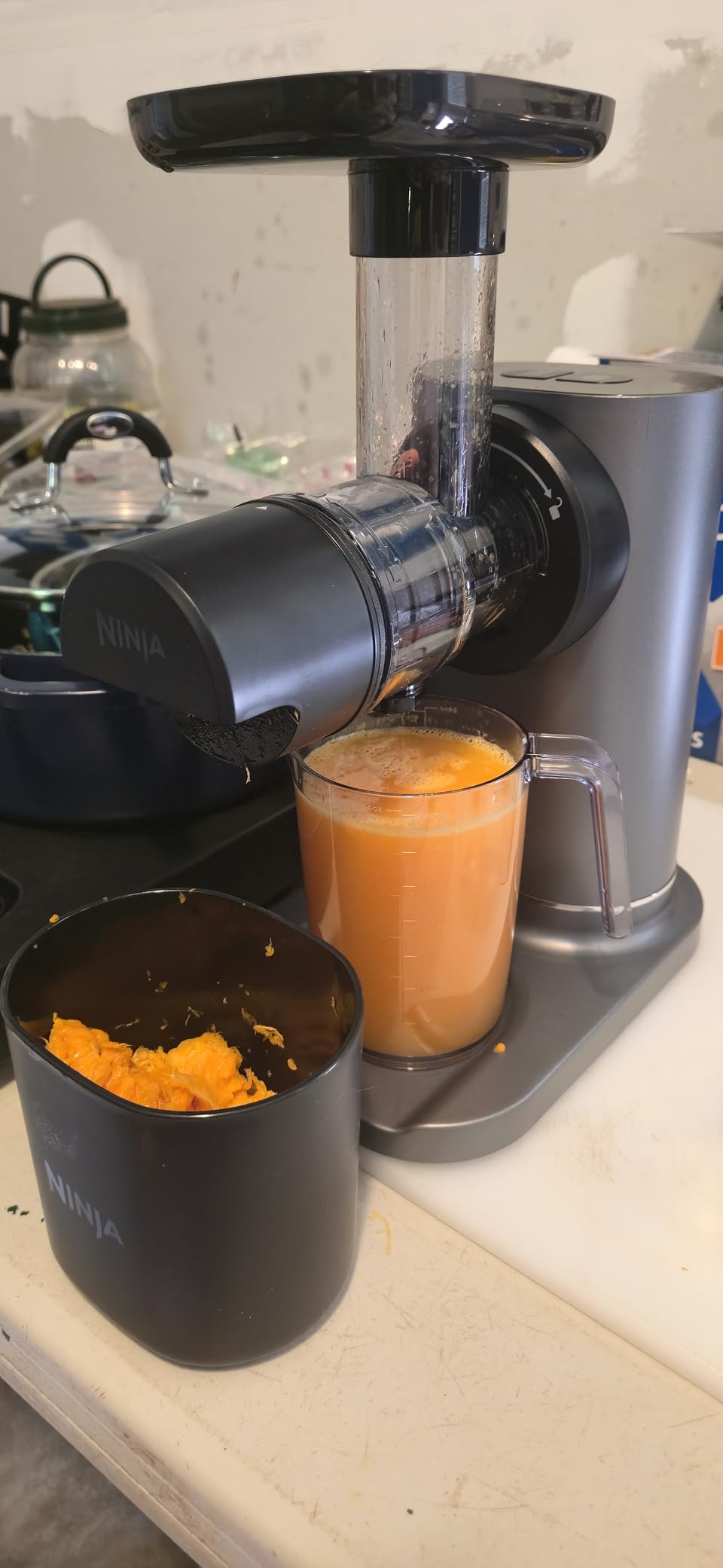Ninja NeverClog Cold Press Juicer, 24oz Jug, 36oz Pulp, Charcoal, JC151 customer photo 1