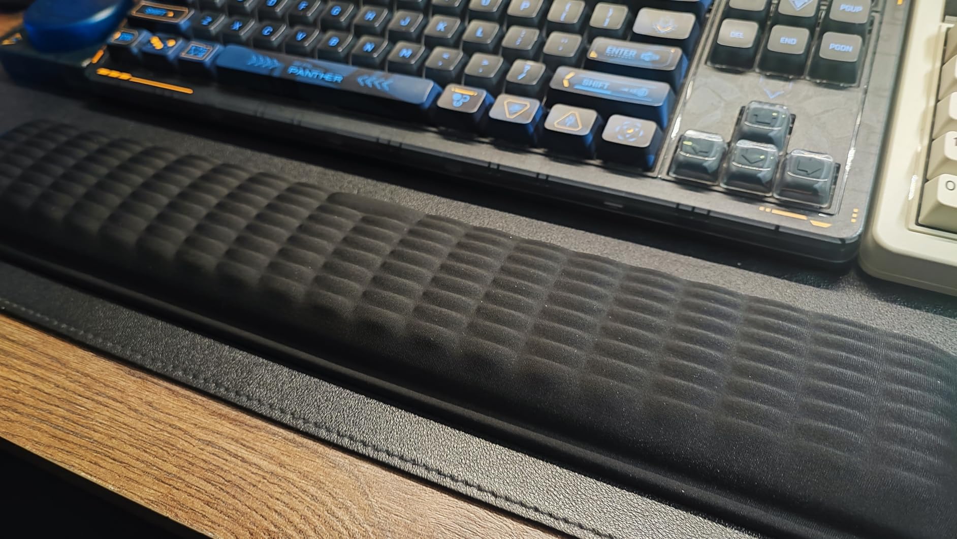 MEKASS Keyboard Wrist Rest, Soft Memory Foam Wrist Support, Keyboard Hand Rest Pad for Wrist Pain Relief, Keyboard Wrist Guard for Long Hours of Work, Gaming, Studying (Classic Black) customer photo 1