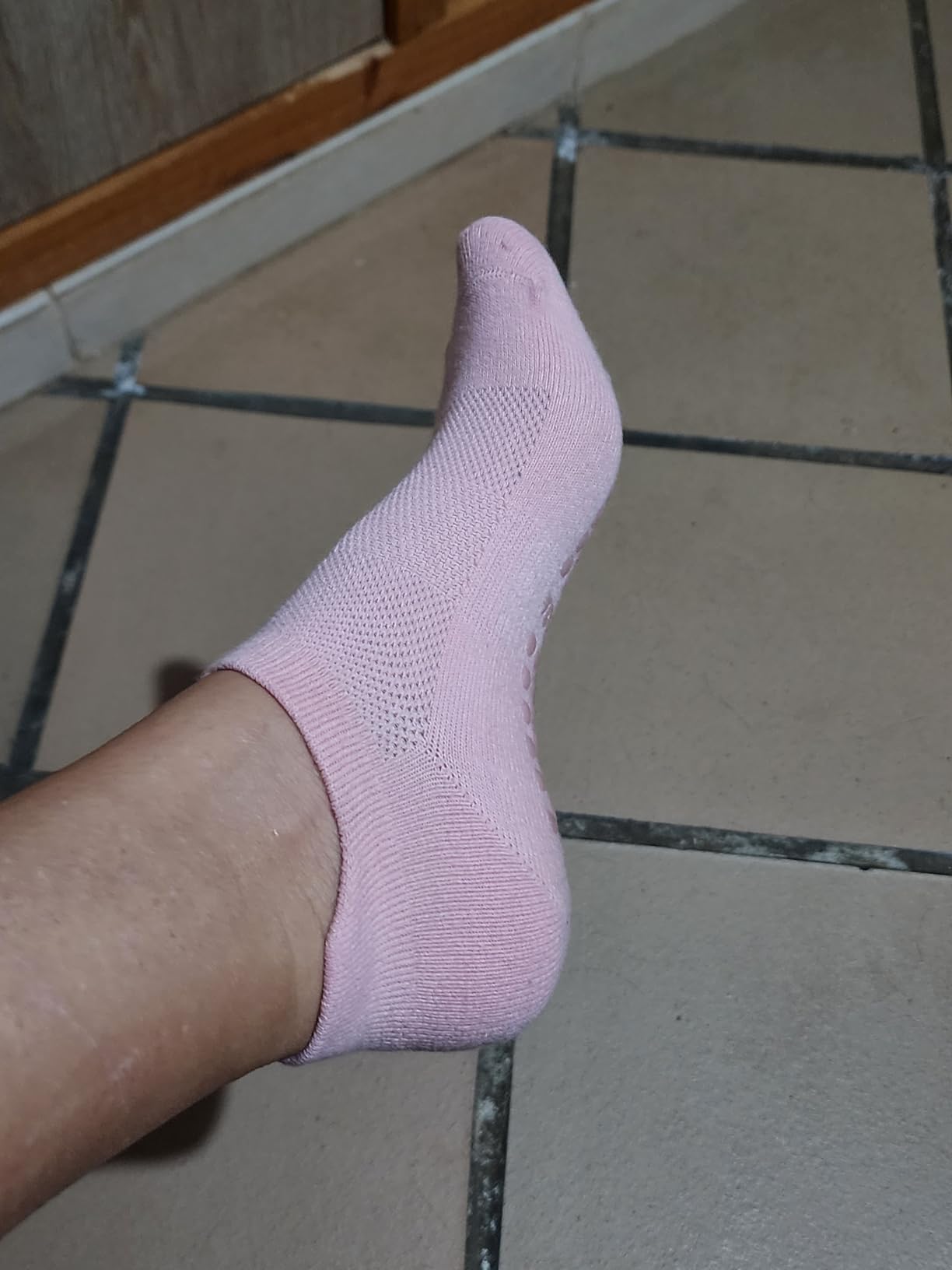yeuG Pilates Socks for Women Non Slip Grip Socks for Yoga, Barre, Hospital, Barefoot Grippy Yoga Sock Womens Gifts 4 Pairs customer photo 1