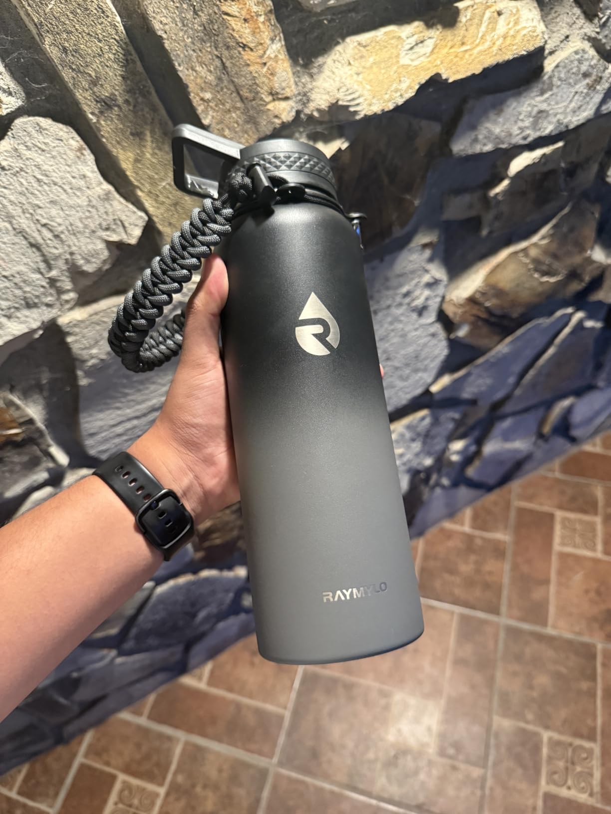 RAYMYLO Insulated Water Bottle 32 oz, Triple Wall Vacuum Stainless Steel (Cold for 24Hrs, Hot for 12Hrs), Leak Proof & Non-BPA, Modern Water Flask Jug with Paracord Handle & Straw Spout Lids customer photo 2