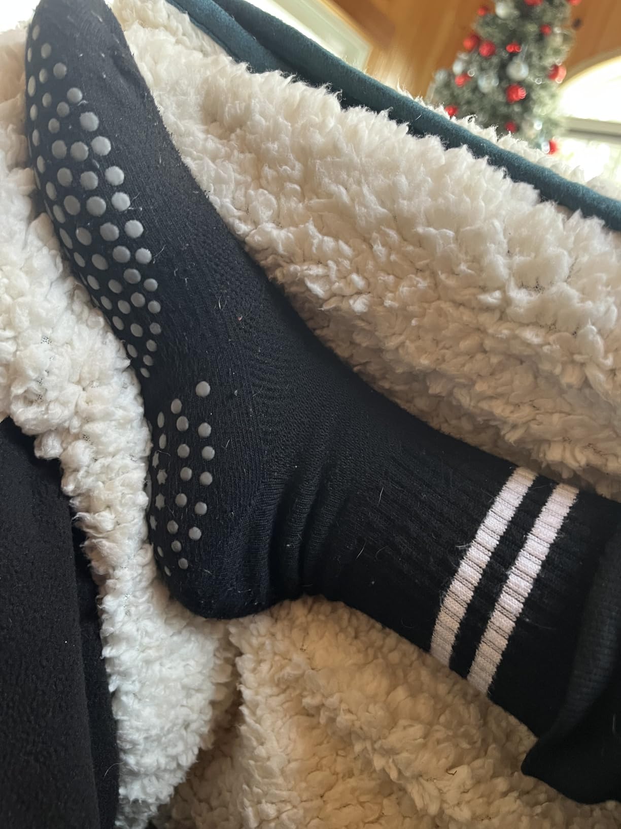 Toes Home Pilates Socks for Women with Non Slip Grippers, Yoga Crew Socks for Barre Hospital Sticky Slipper Socks 4 Pairs customer photo 2