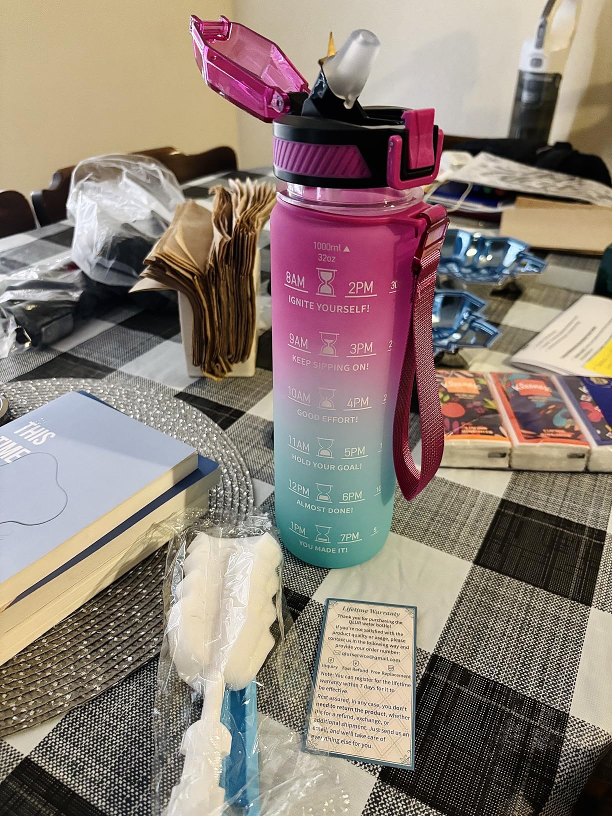 QLUR Water Bottle with Straw, 32oz Motivational Water Bottles with Time Marker to Drink, Tritan BPA Free, 1L Sports Water Bottle with Carry Strap LeakProof for Women Gym Fitness Outdoor (1 Pack) customer photo 2